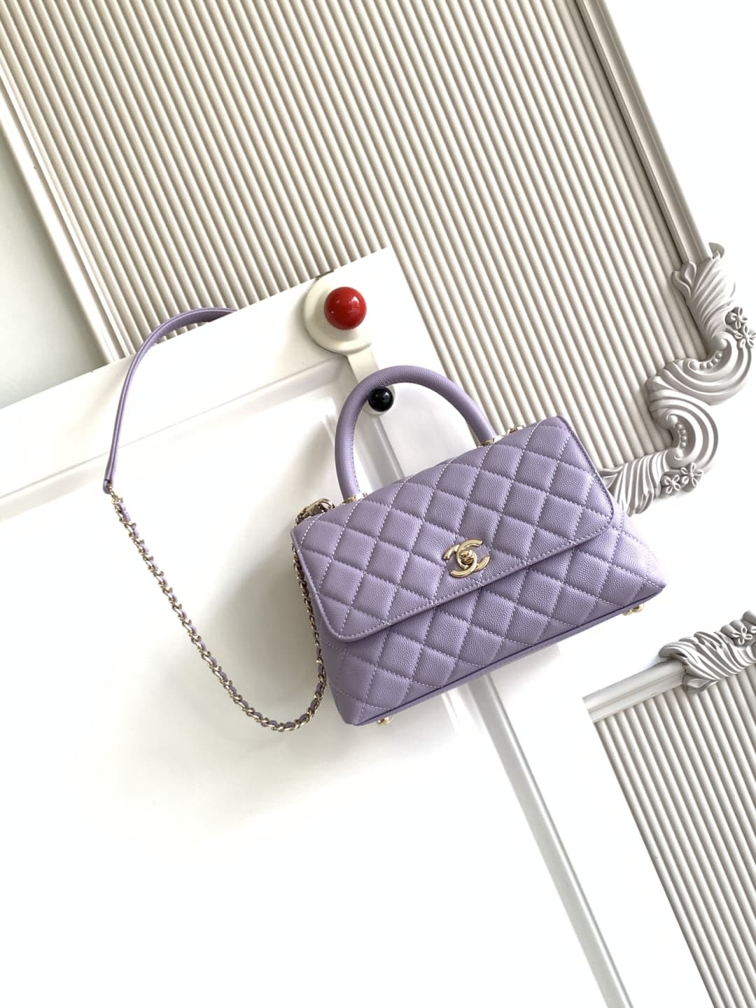FLAP BAG WITH TOP HANDLE Grained Calfskin & Gold-Tone Metal A92990 Lilac Binding A