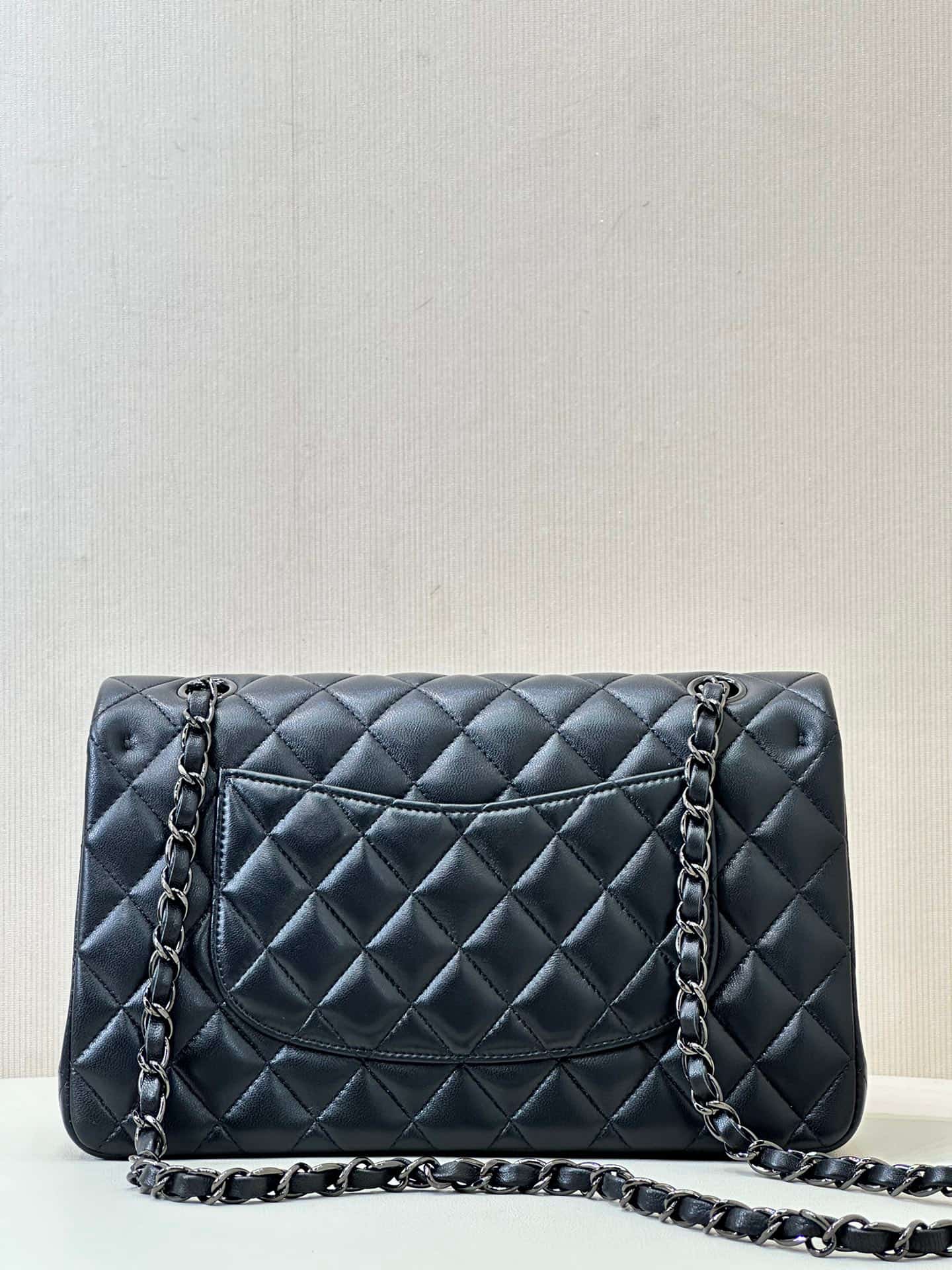 Chanel Medium CLASSIC HANDBAG Lambskin Black Silver Metal TOP