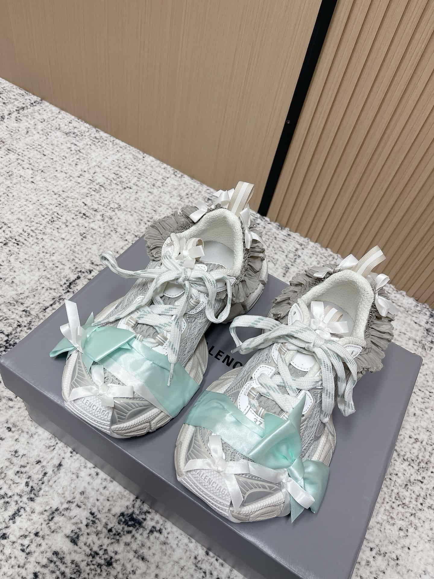 Balenciaga Women's 3xl Lace Sneaker in Taupe/white/light Blue