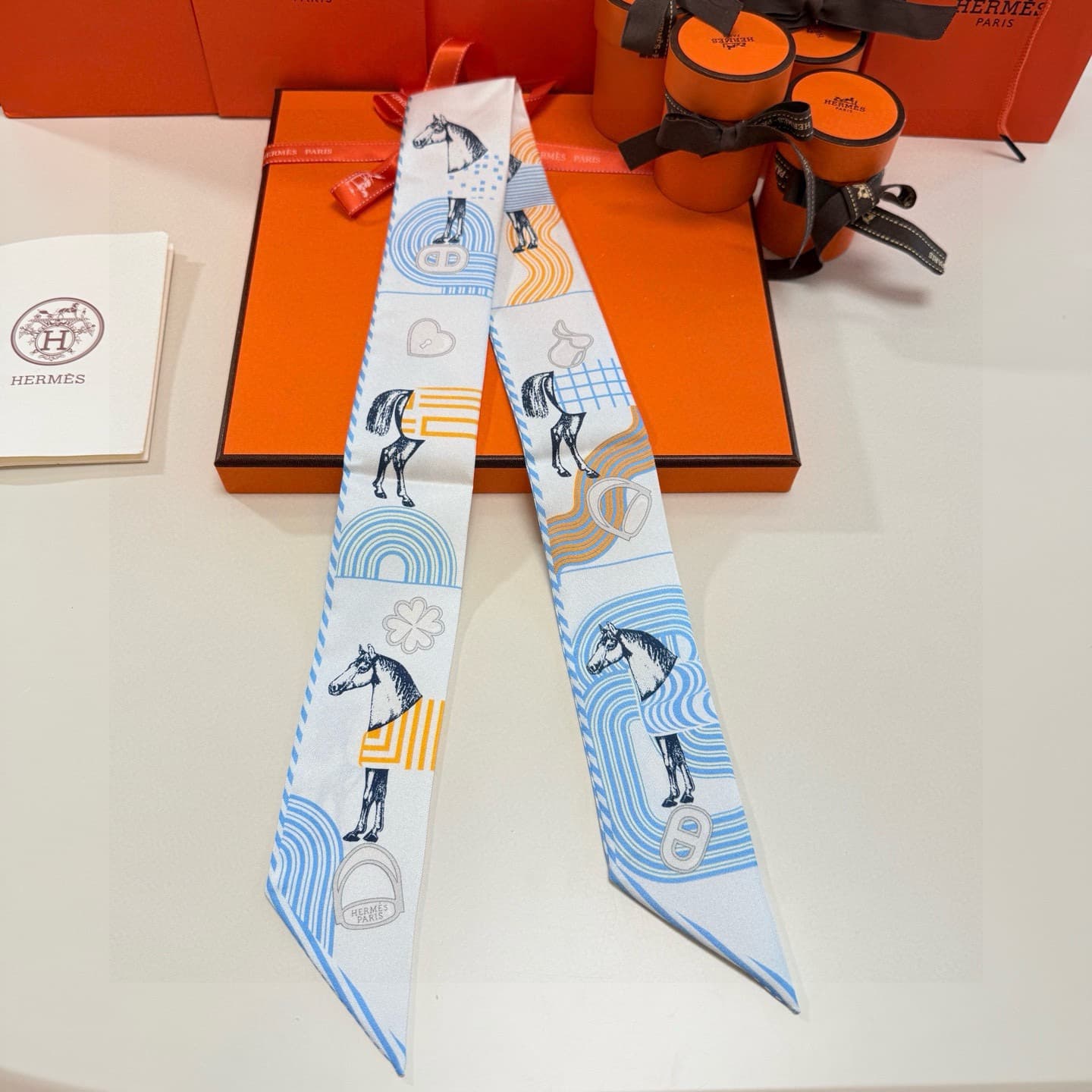Hermes Garde-Robe Pop silk Twilly scarf
