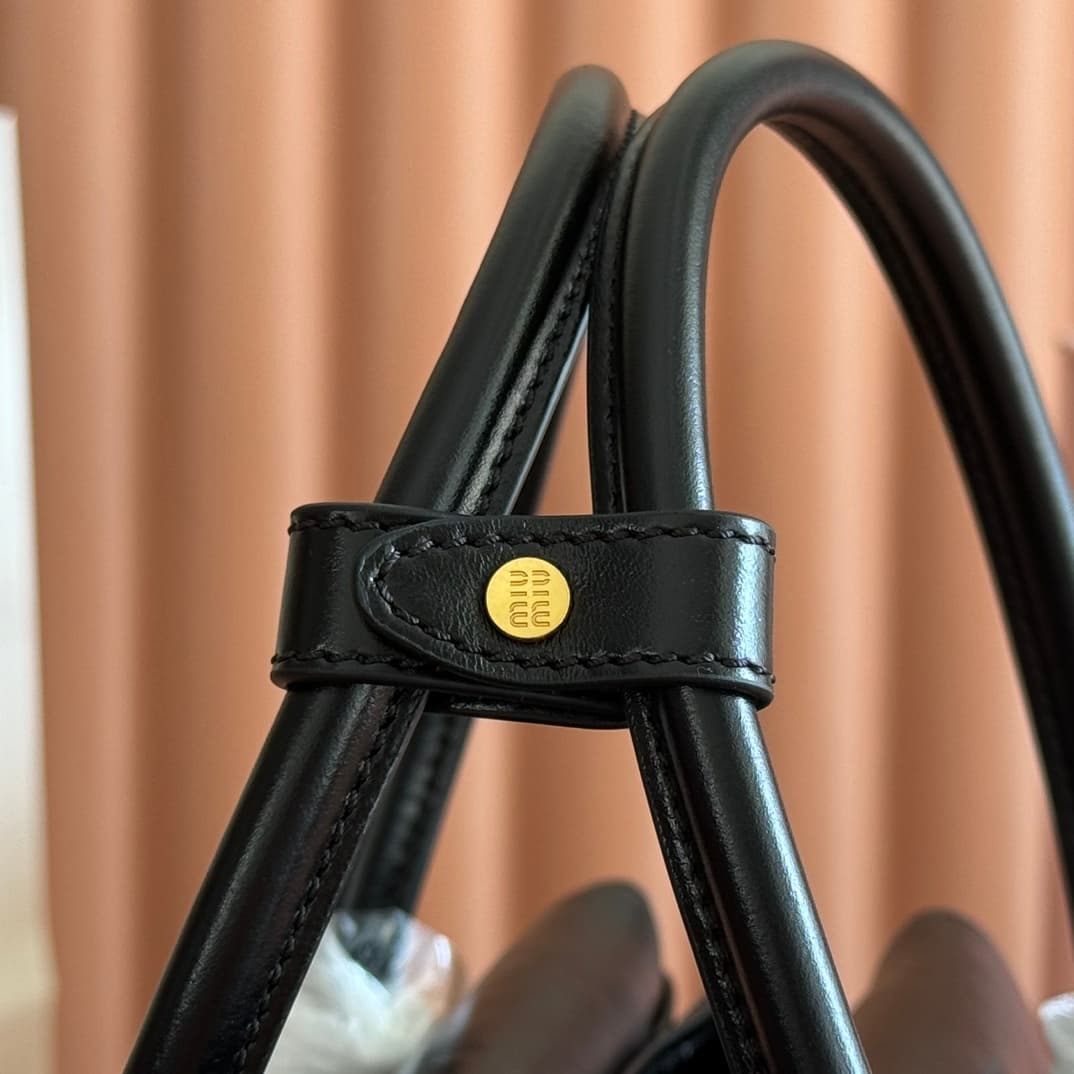 Miu Miu Solitaire shiny Calfskin leather bag Black 5BA301 High