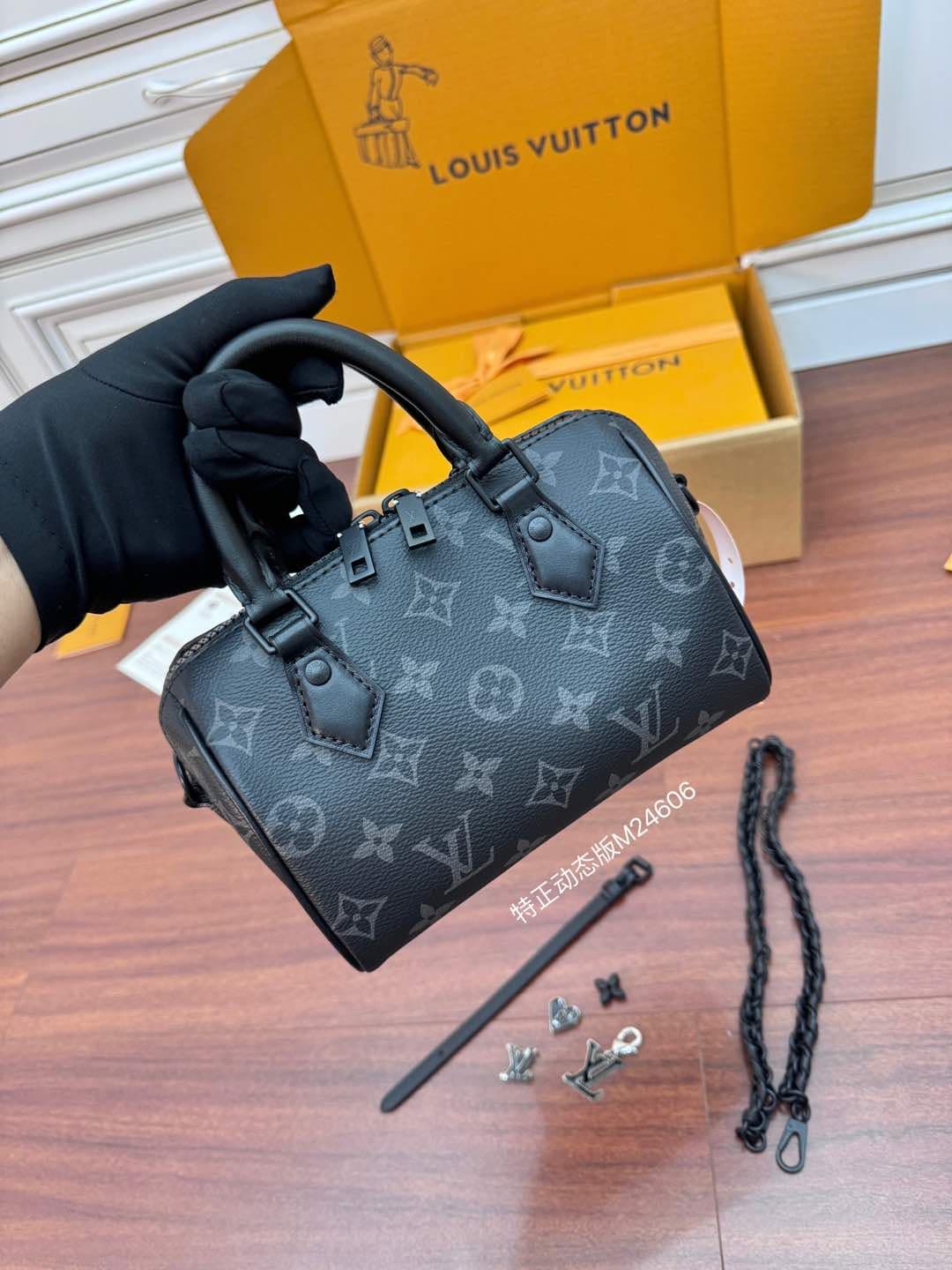 Louis Vuitton SPEEDY BANDOULIÈRE 18 Monogram Eclipse M24606 Top