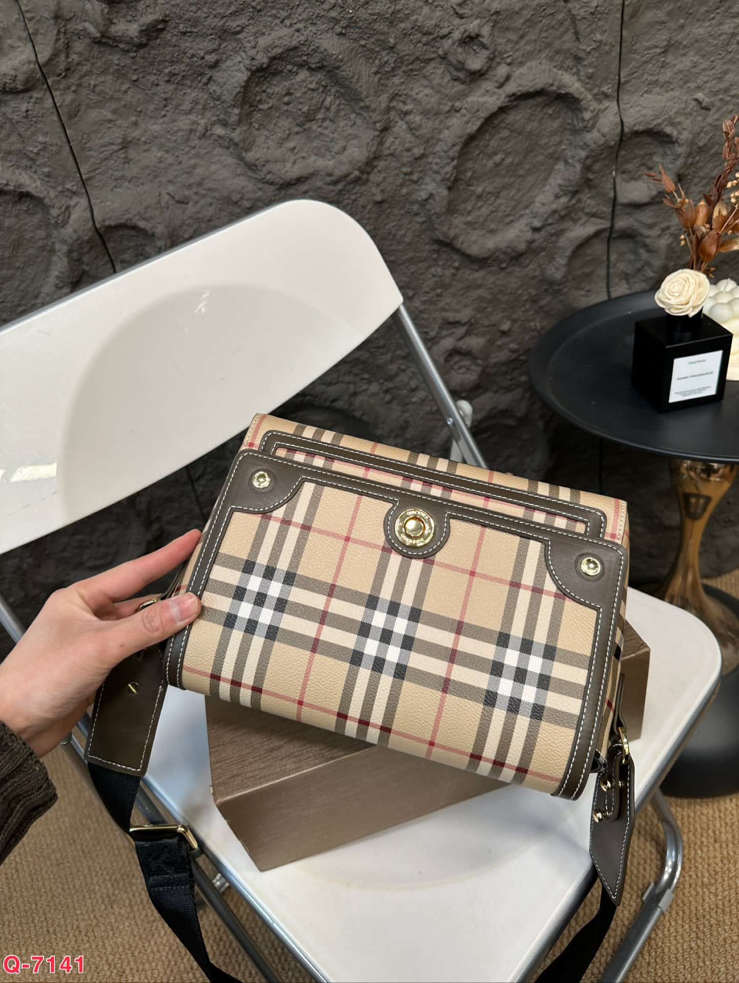 Burberry Note Bag Military