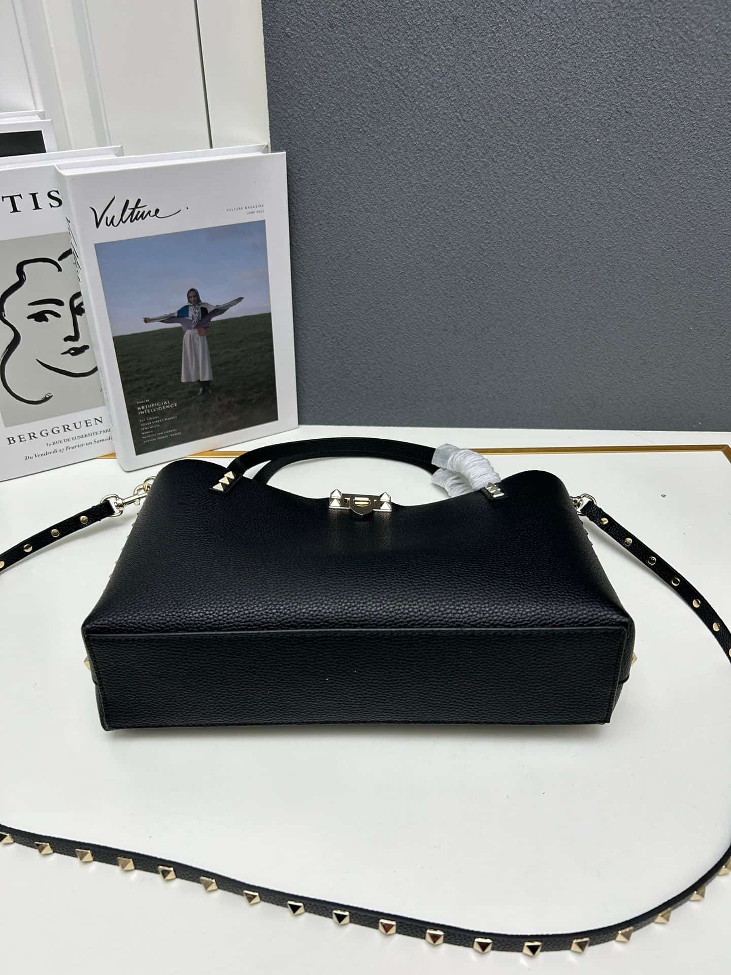 Valentino Garavani Rockstud Tote Bag in Black Mid