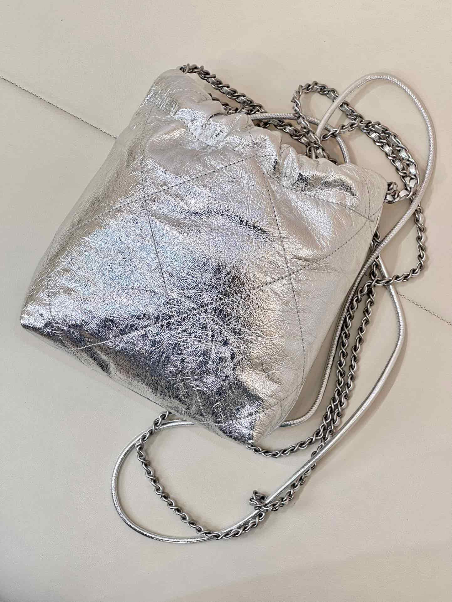 Chanel 22 MINI HANDBAG Metallic Calfskin & Silver-Tone Metal Silver AS3980 TOP