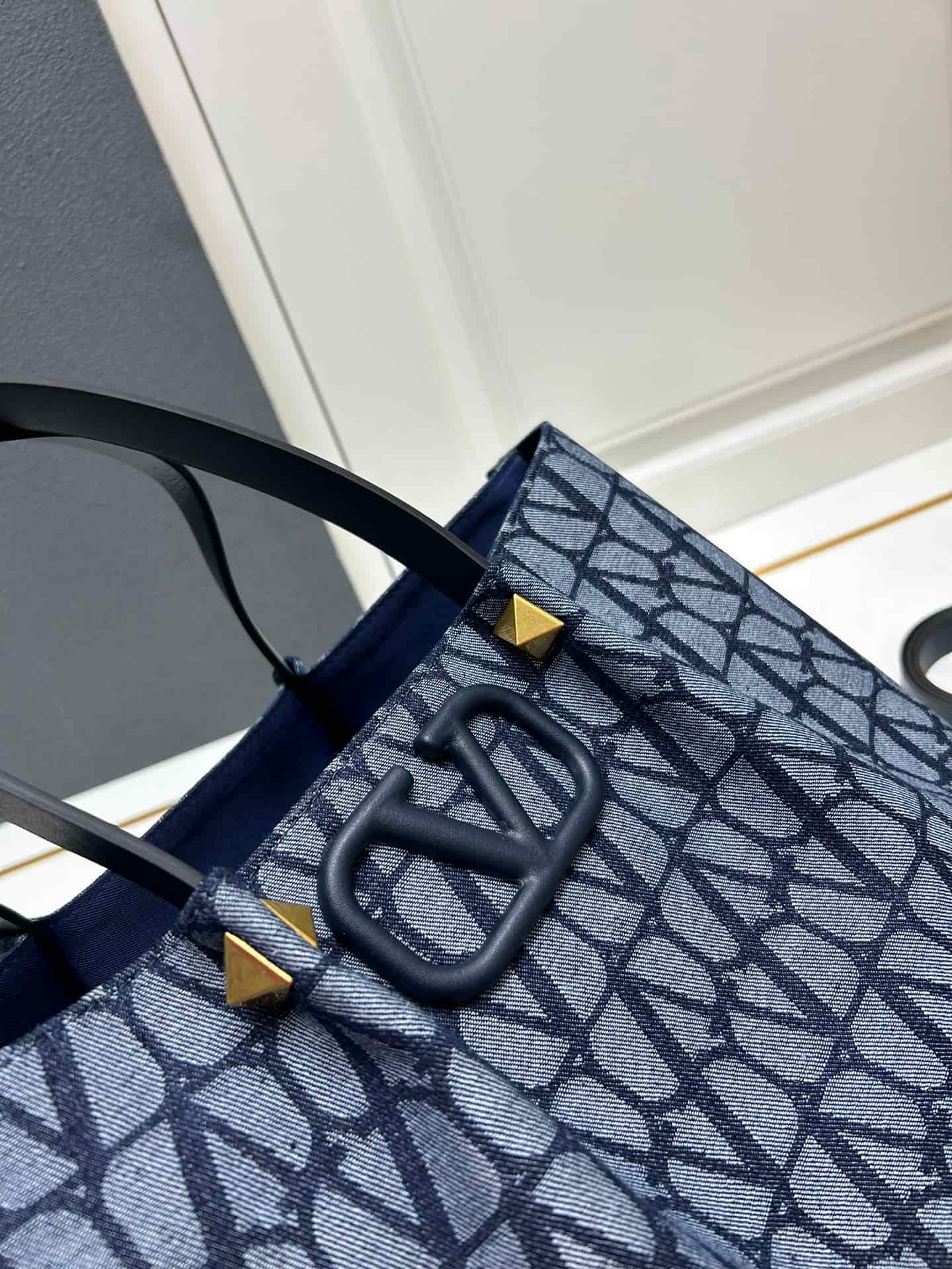 Valentino Garavani VLogo Signature Toile Iconographe Tote Bag Navy Blue Mid