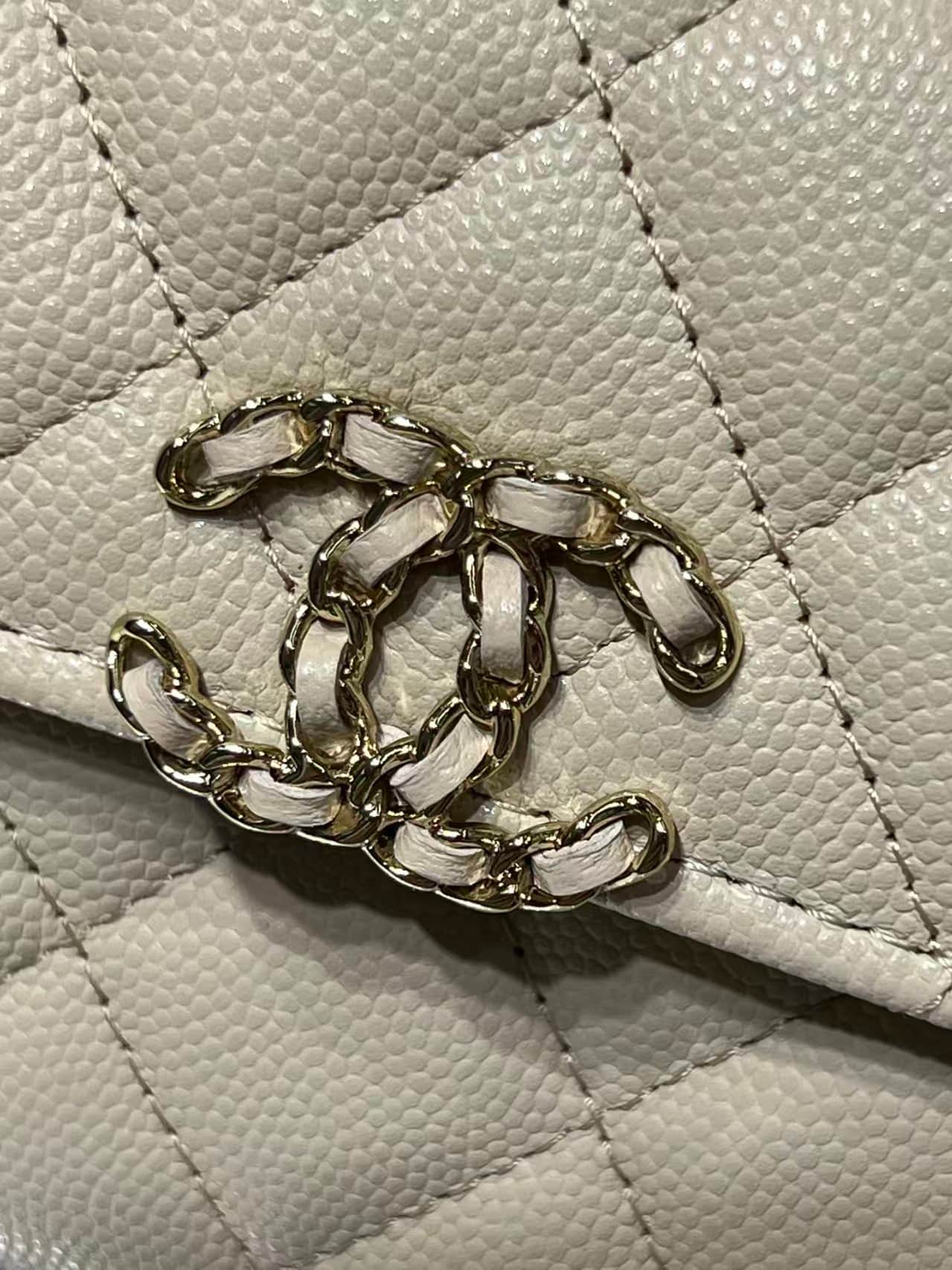 Chanel CLUTCH WITH CHAIN AP3238 Grained Shiny Calfskin & Gold-Tone Metal Beige A