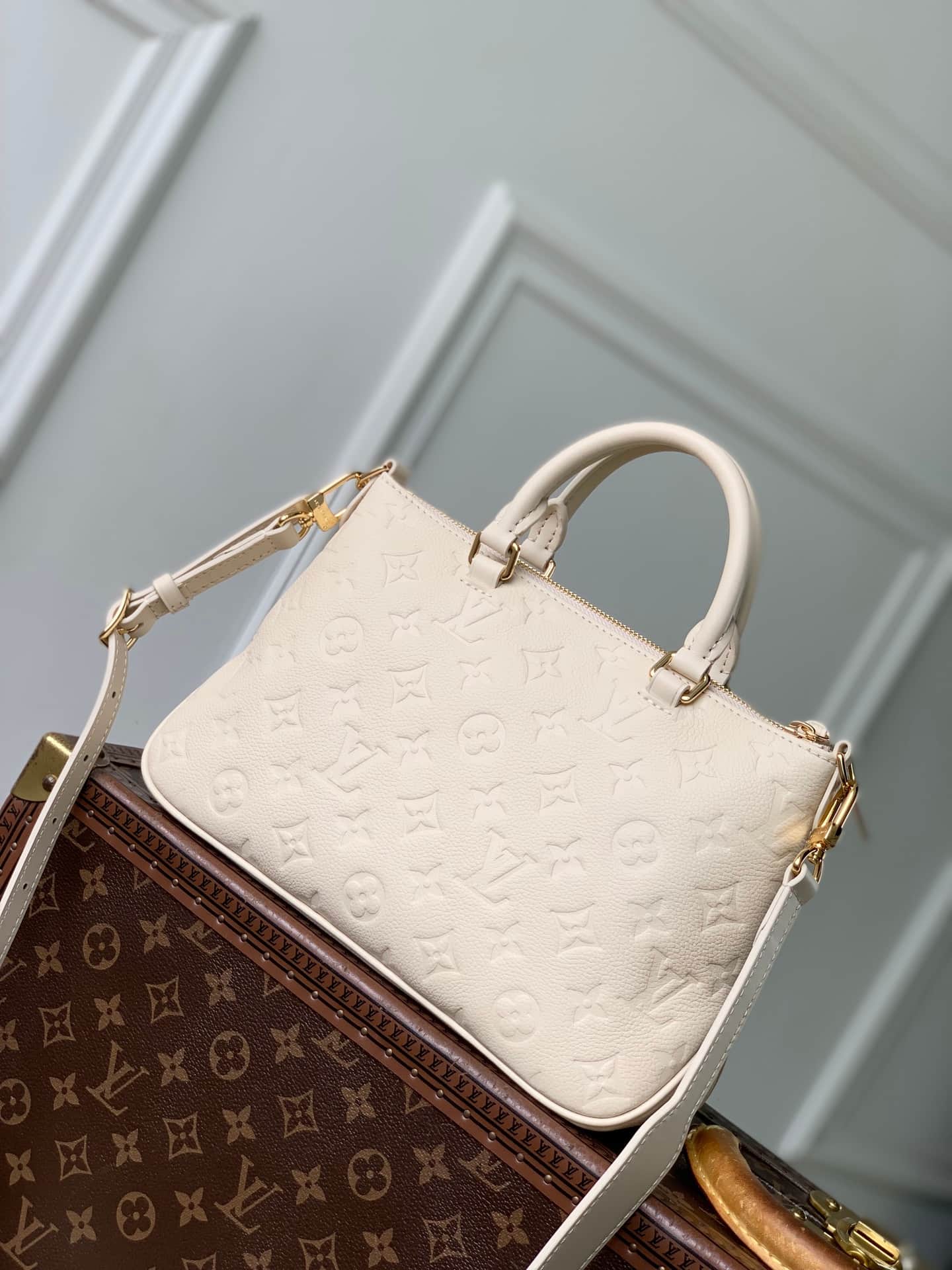 Louis Vuitton Skyline PM Cream Cowhide leather M29153 High