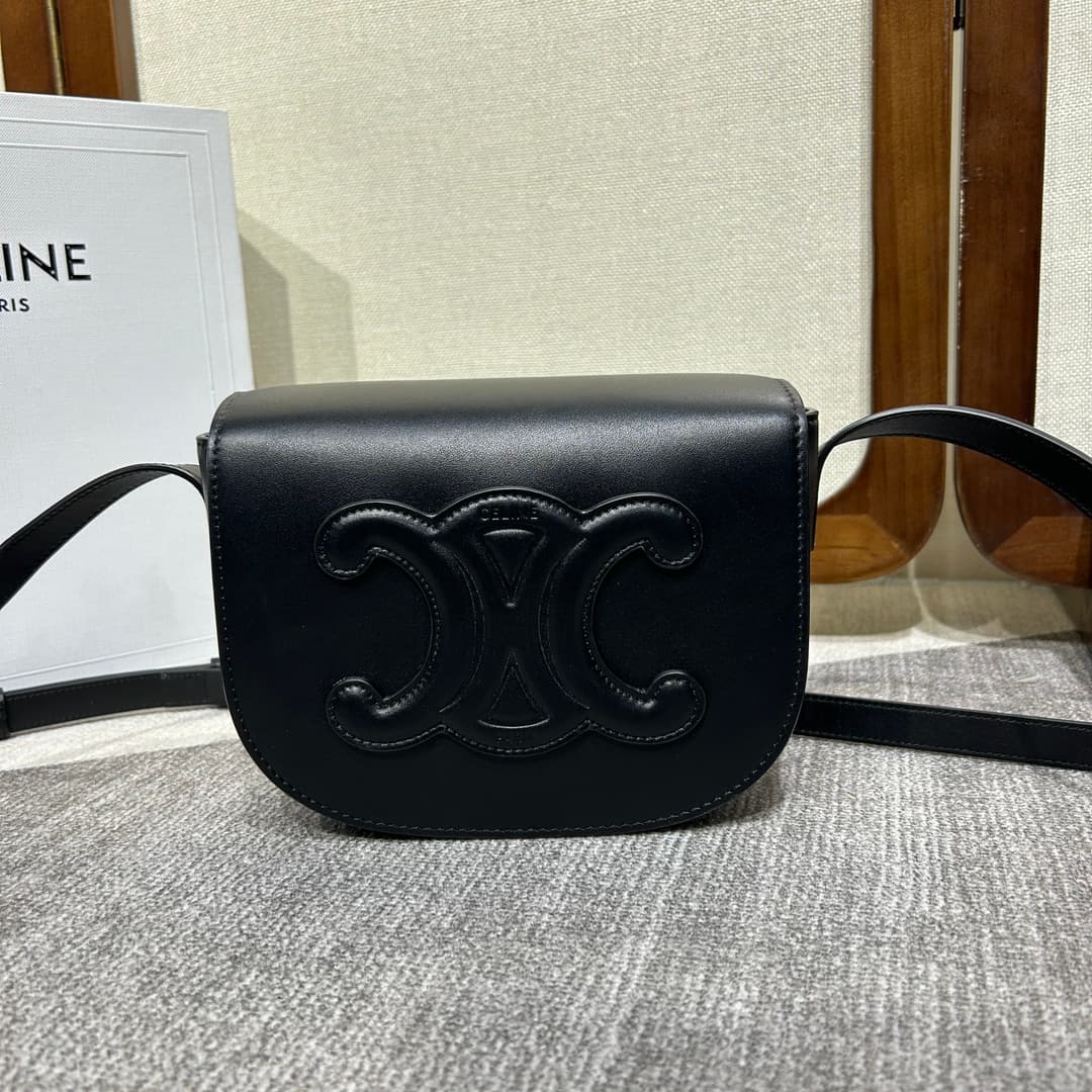 CELINE Folco Cuir Triomphe Shoulder Bag in Black Calfskin Leather High