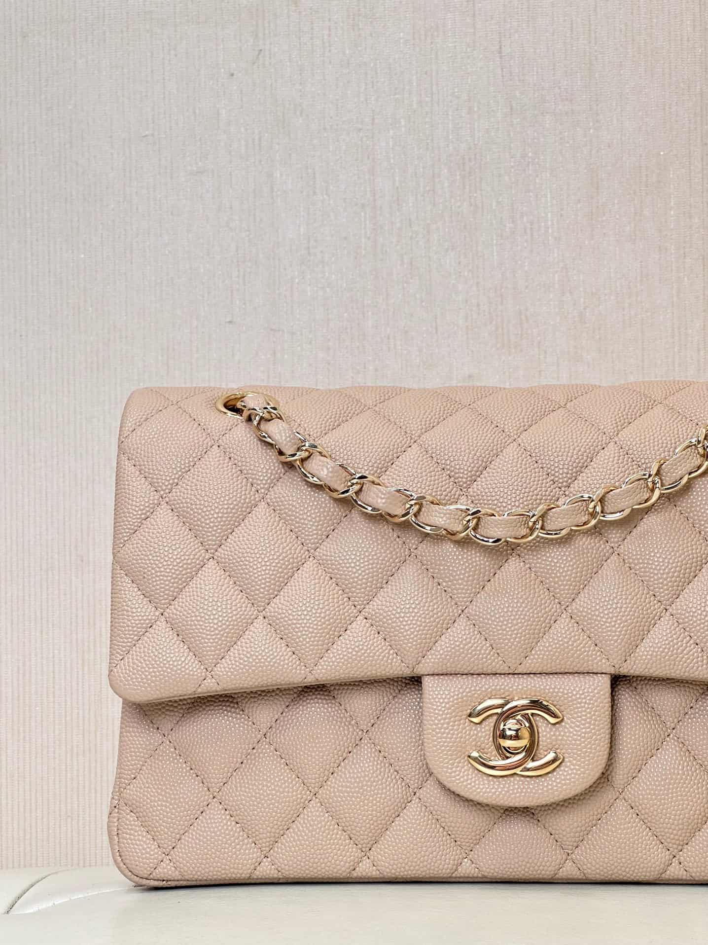 Chanel Medium CLASSIC HANDBAG Grained  Calfskin & Gold-Tone Metal Light Beige TOP