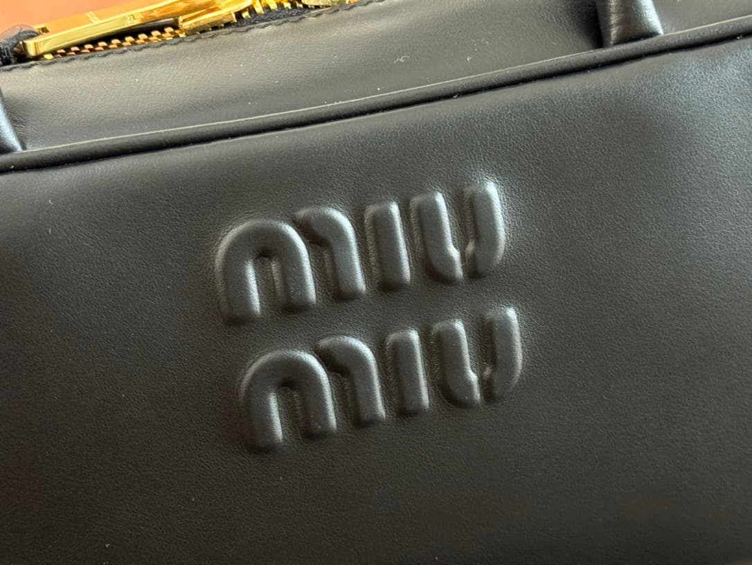 复制Miu Miu Miu Miu Beau Calfskin leather bag 5BB173 TOP Calfskin leather bag 5BB173 TOP