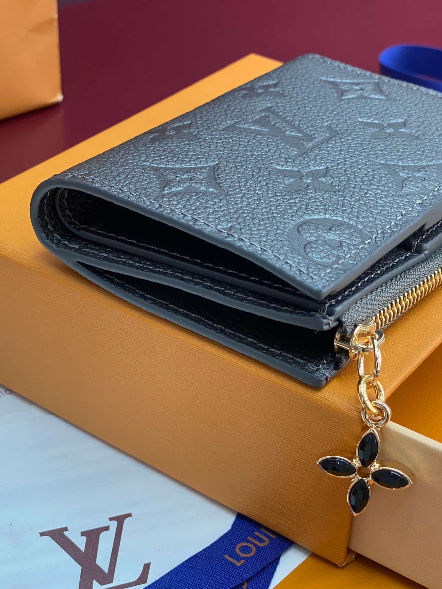 Louis Vuitton Lisa Wallet Embossed supple grained cowhide leather M12536 Gun Metal High