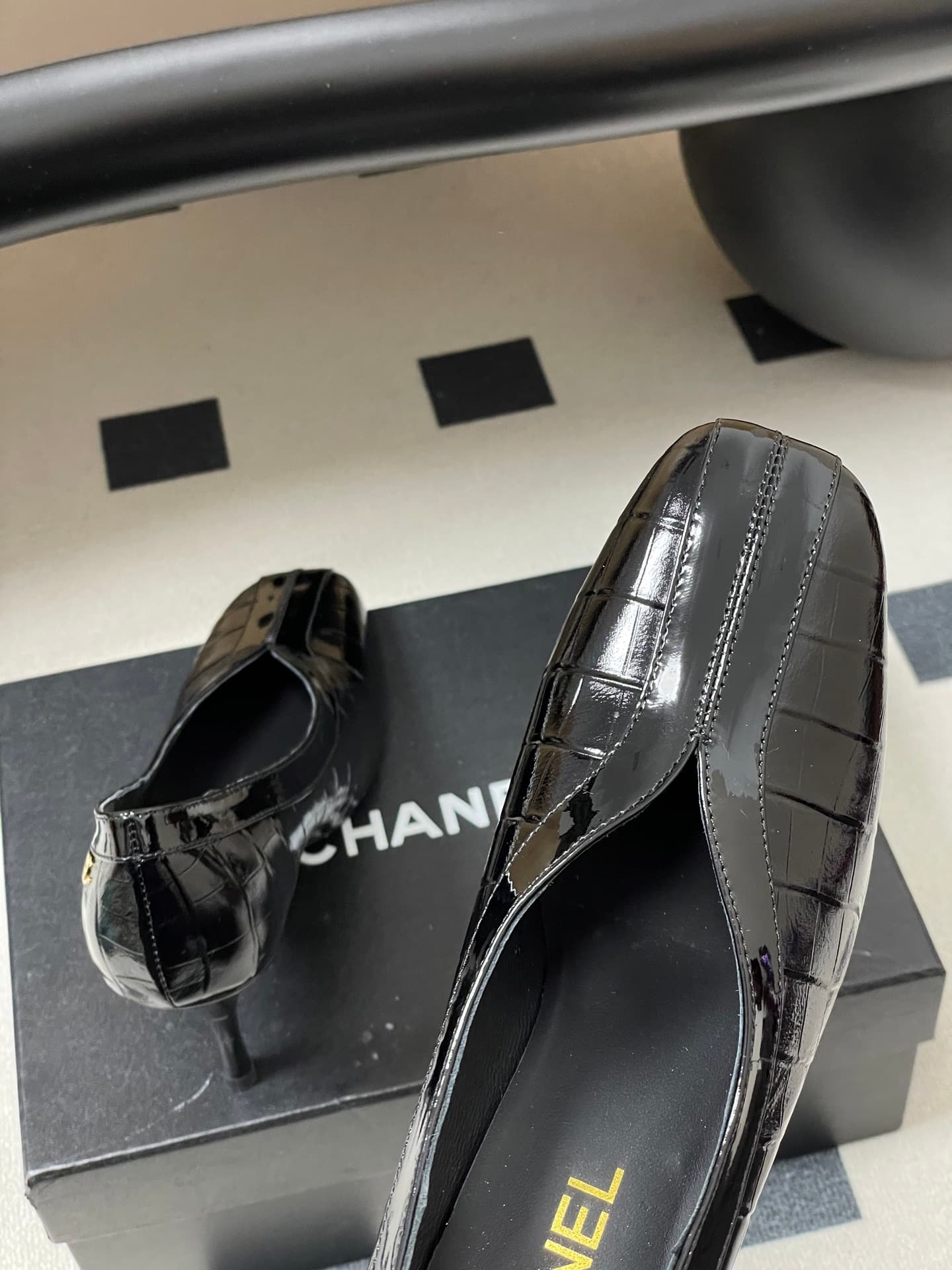 Chanel Noir Croc-Embossed Sculpted Pumps