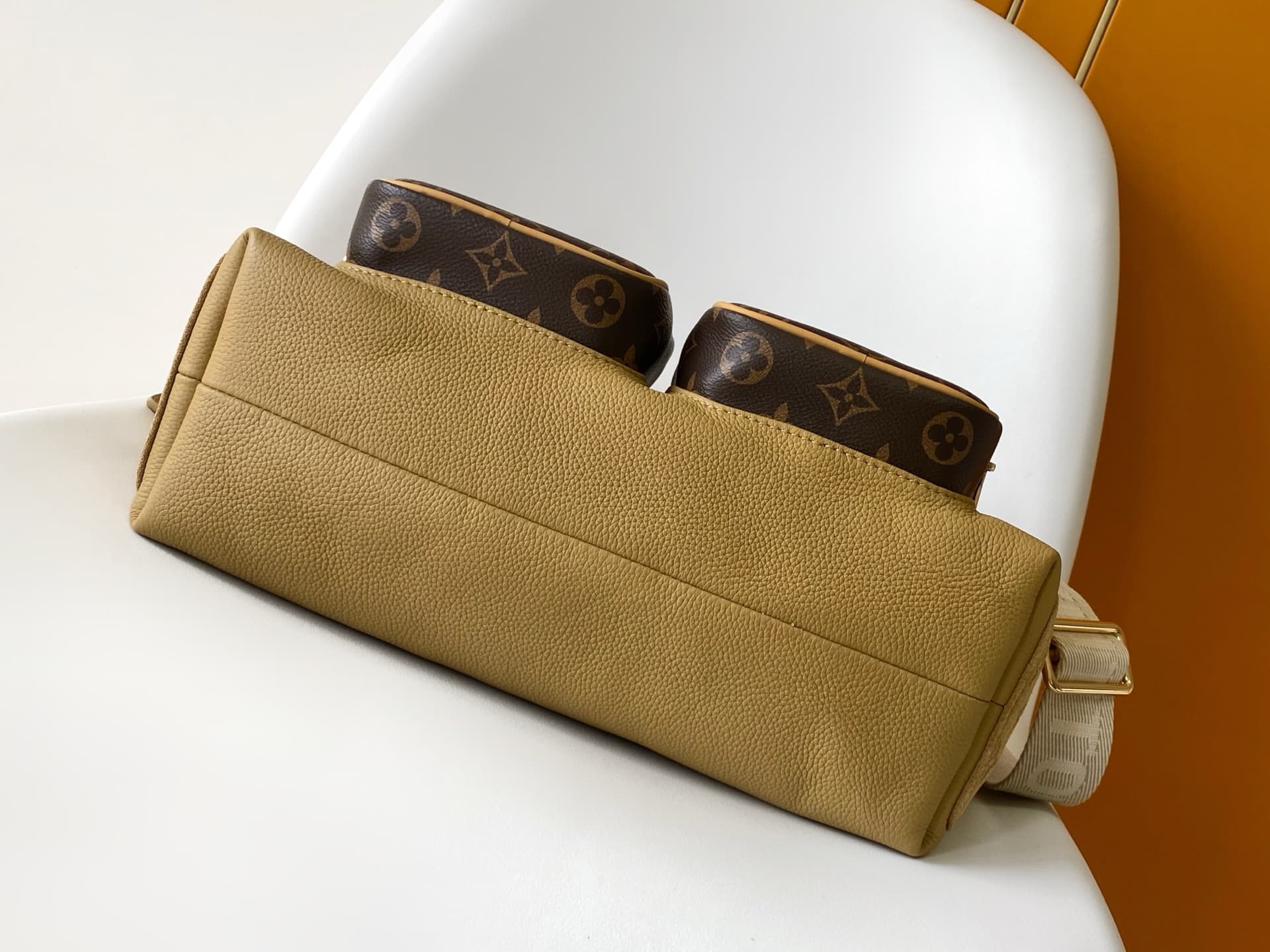Louis Vuitton Grained Cowhide Monogram Hobo Cargo Bag M12697 High