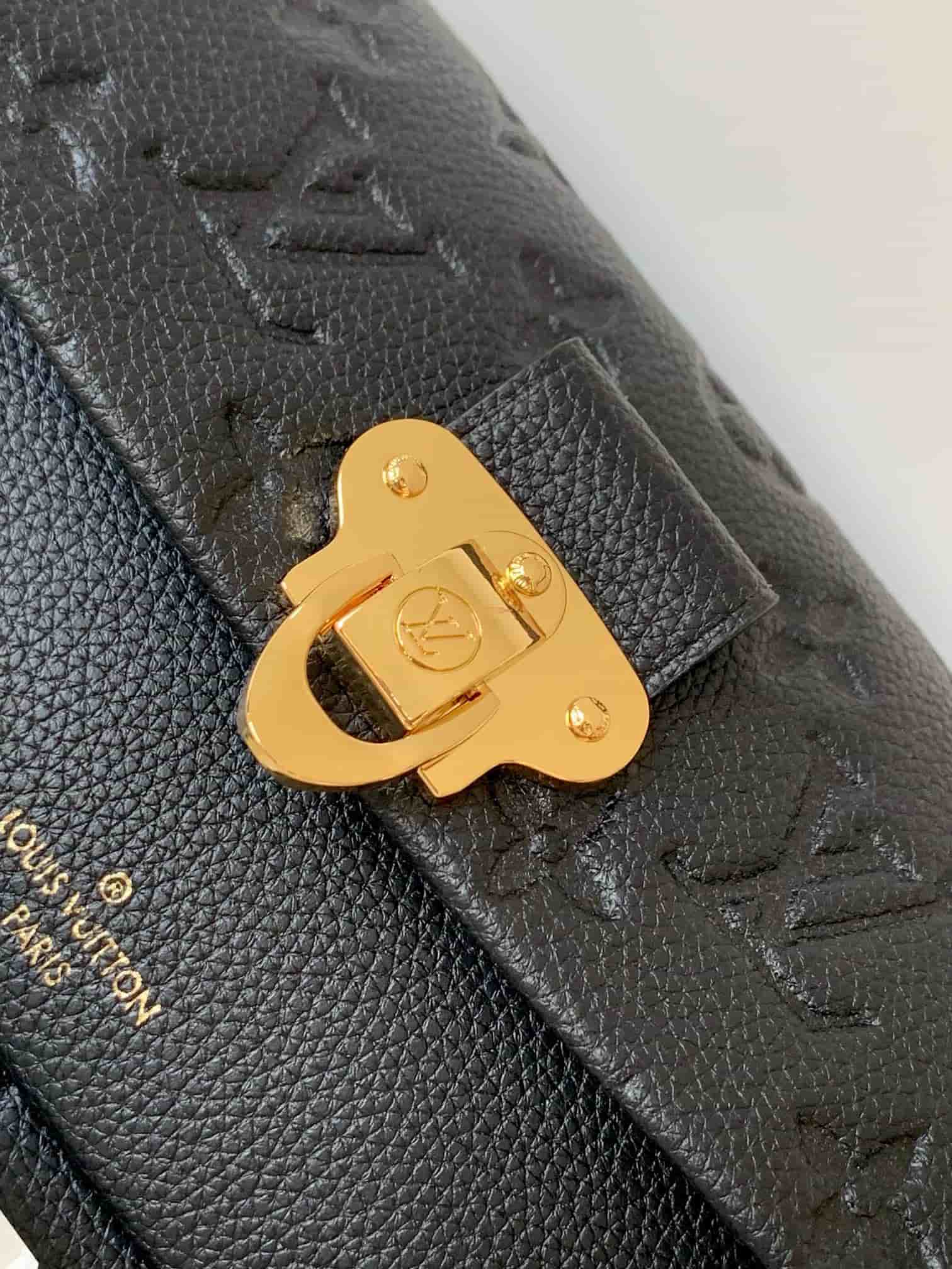 Louis Vuitton Vavin Chain Wallet Black Embossed cowhide leather M67839 High