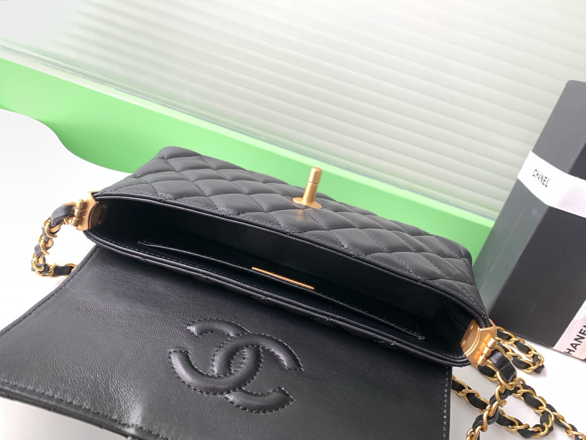 Mini FLAP BAG WITH TOP HANDLE Lambskin Gold-Metal AS5354 Black A