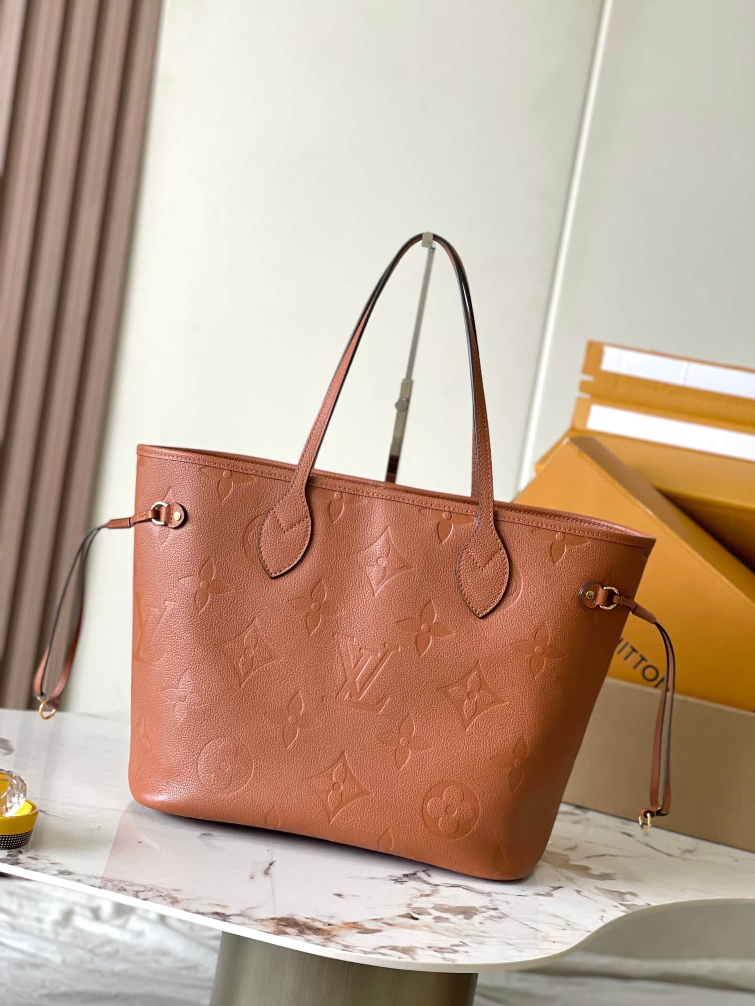 Louis Vuitton Neverfull MM Cognac Brown Embossed grained cowhide leather M12605 TOP