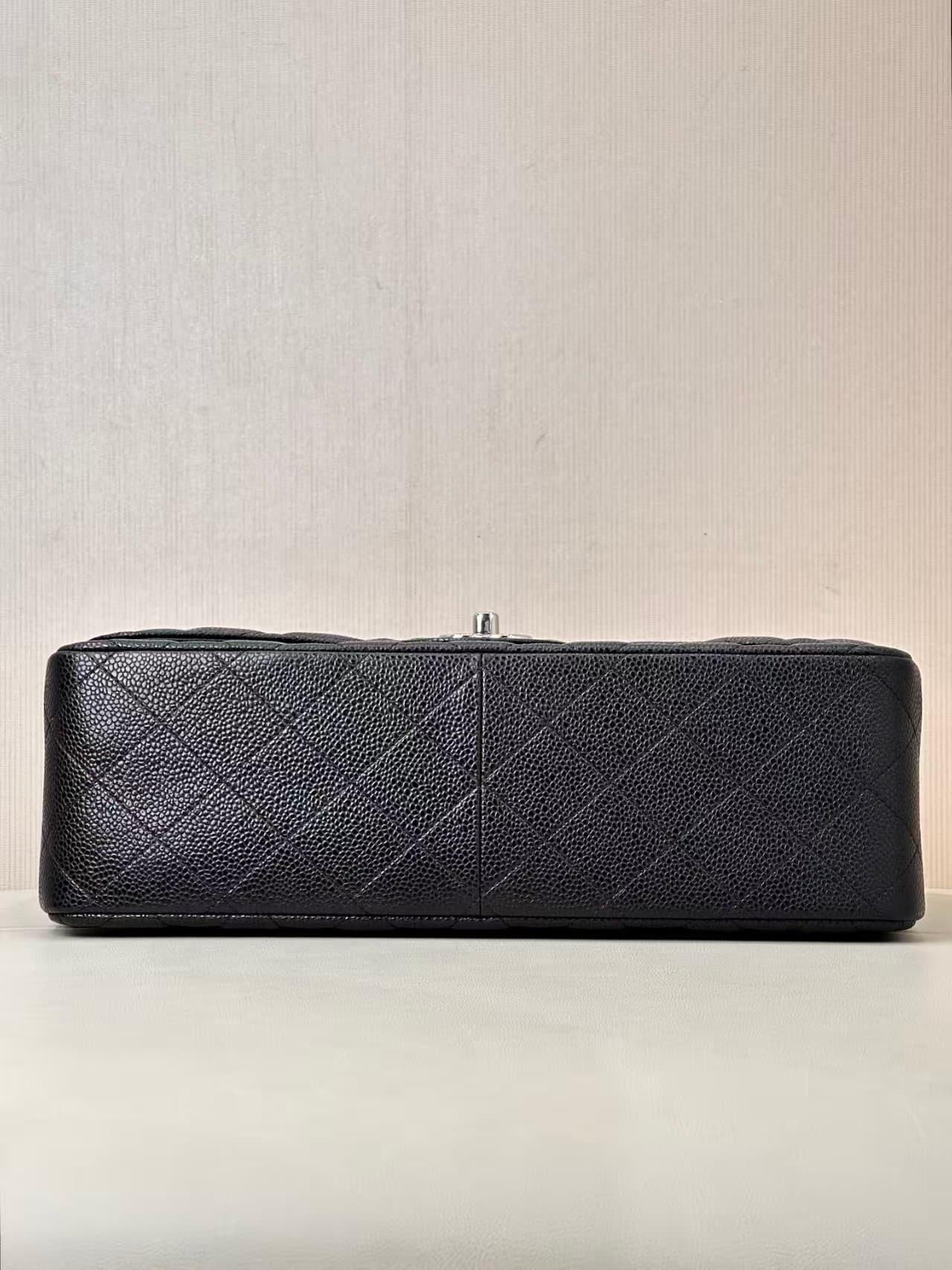 Chanel Large CLASSIC HANDBAG Grained Calfskin Black Silver Metal TOP
