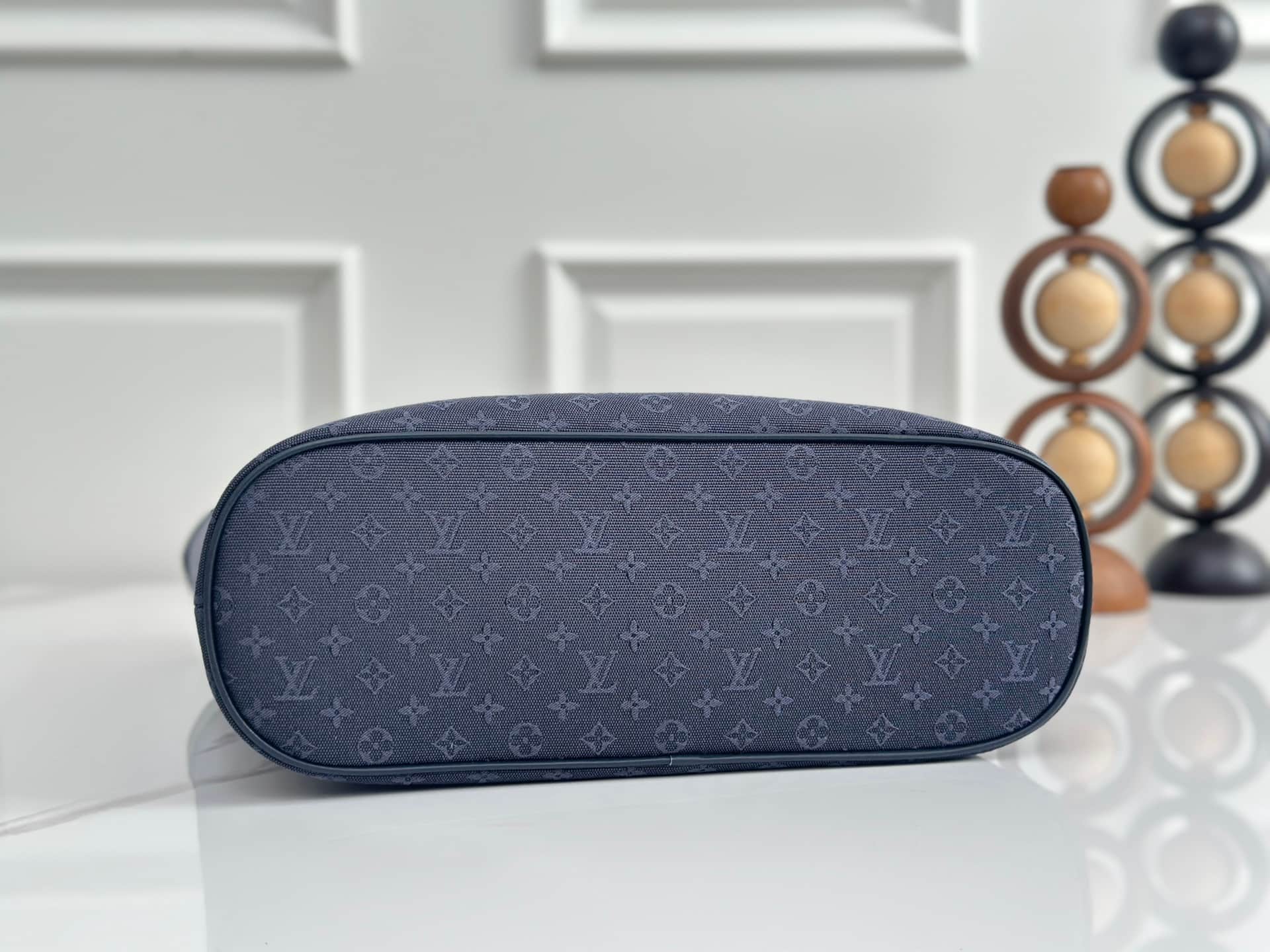 Louis Vuitton Monogram Lin Lucille shoulder bag M92679 High