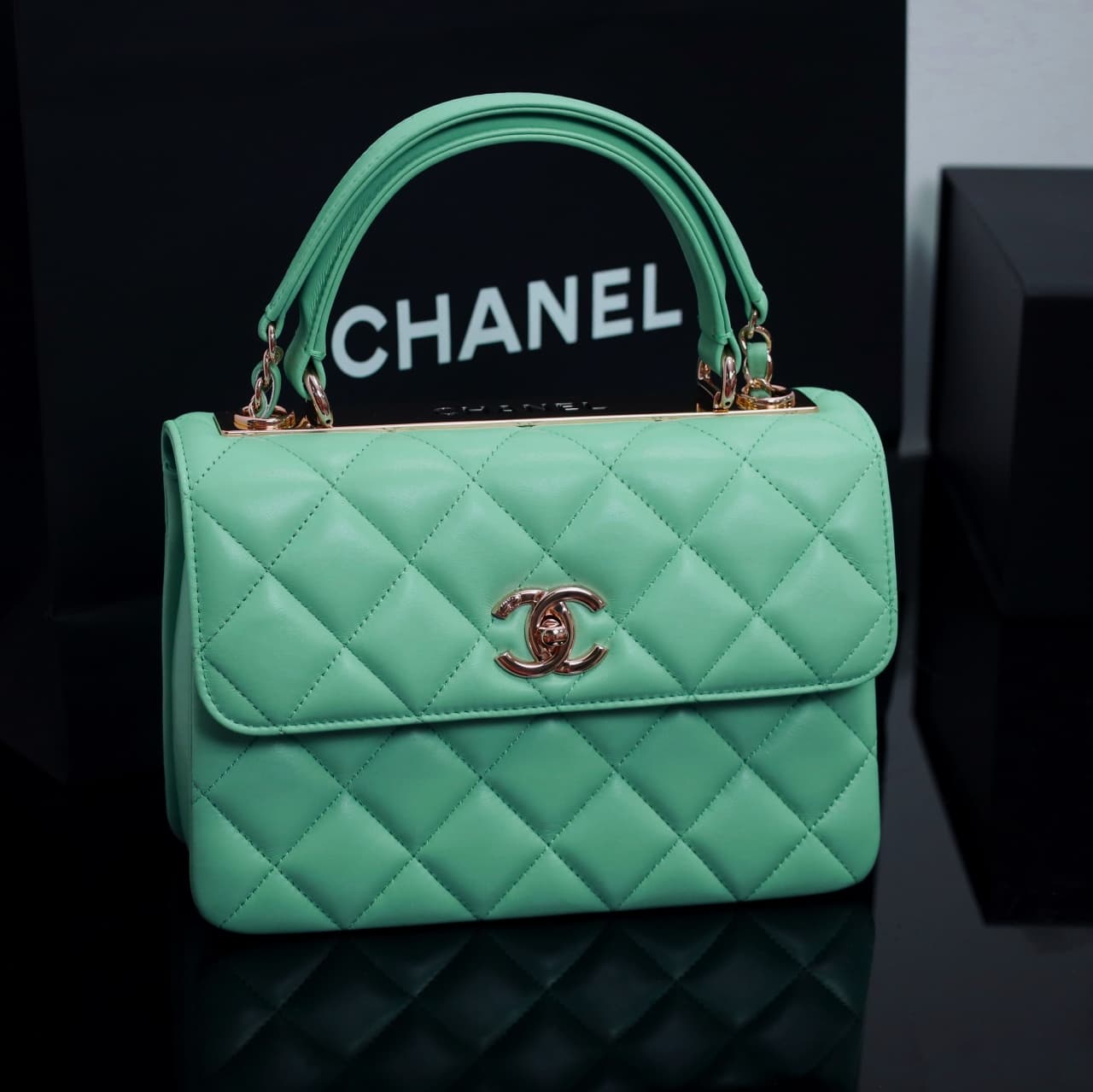 SMALL FLAP BAG WITH TOP HANDLE Lambskin Gold Metal Green A