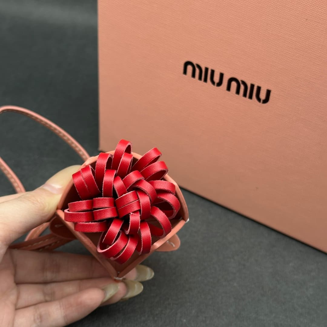 Miu Miu flower Logo-Lettering Leather Bag Charm