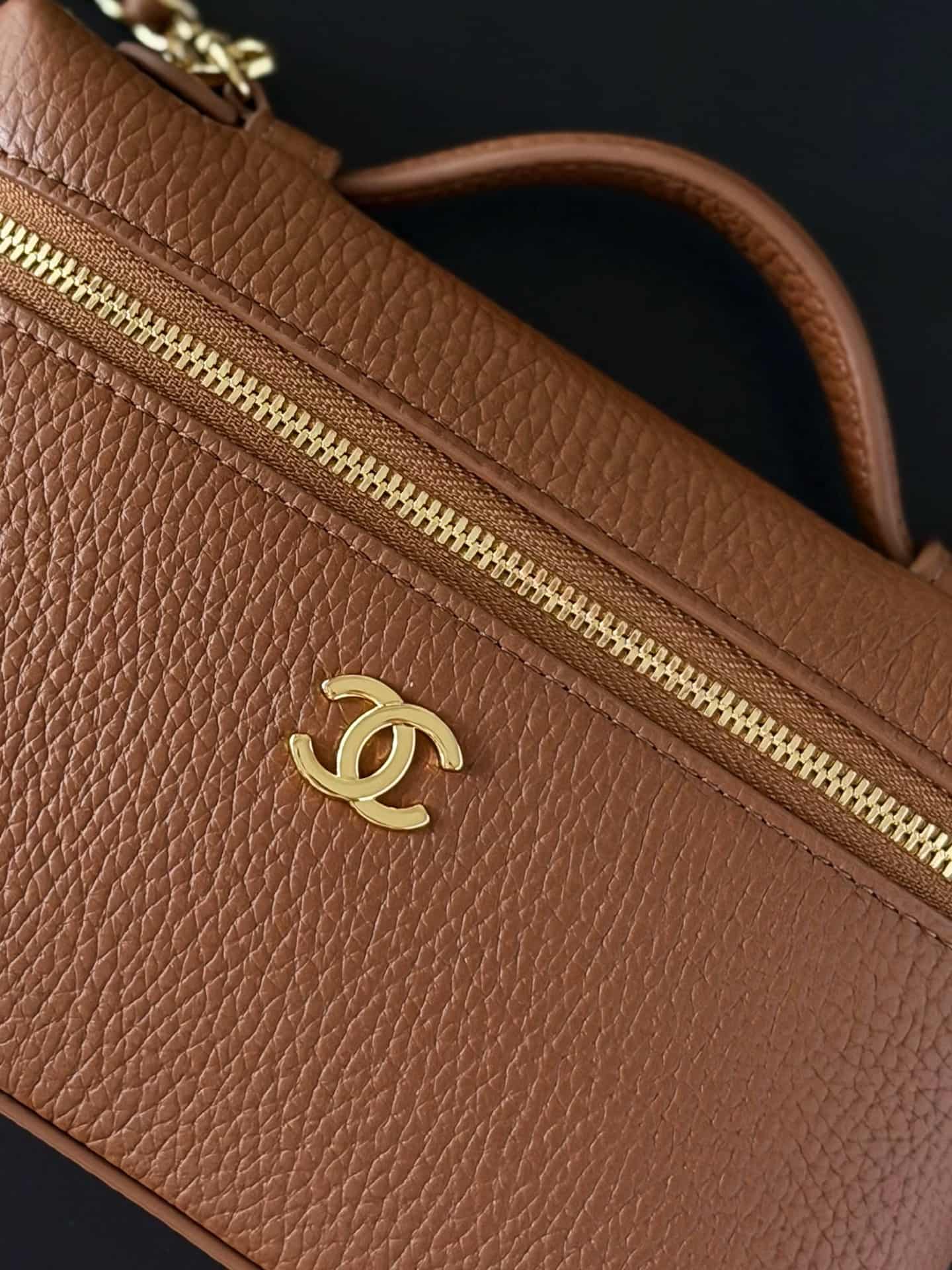 Chanel Small Vanity with chain Grained Calfskin & Gold-Tone Metal Caramel AS5346 A