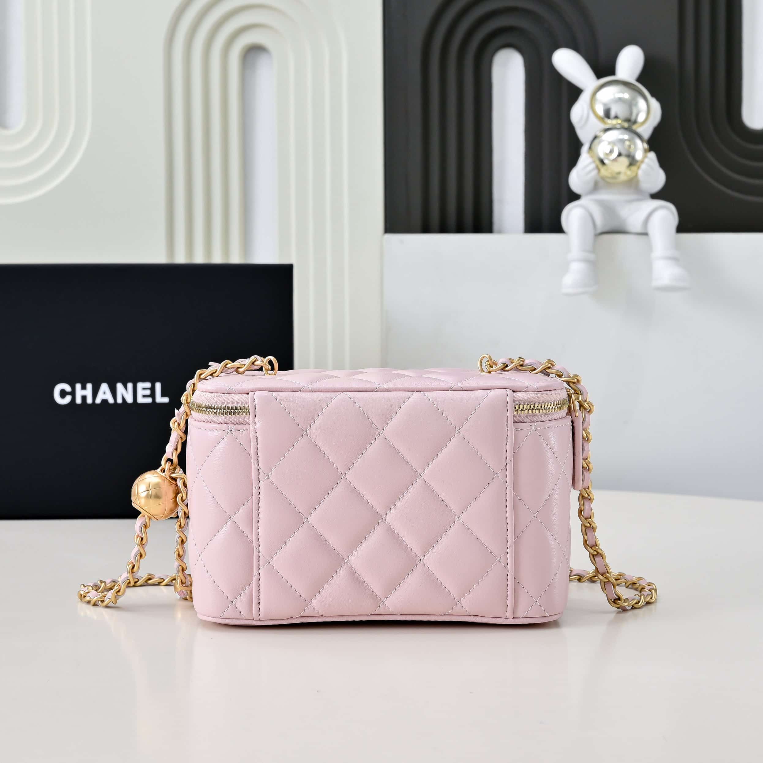 Chanel Vanity with Chain AP2303 Lambskin Gold Metal Pink High