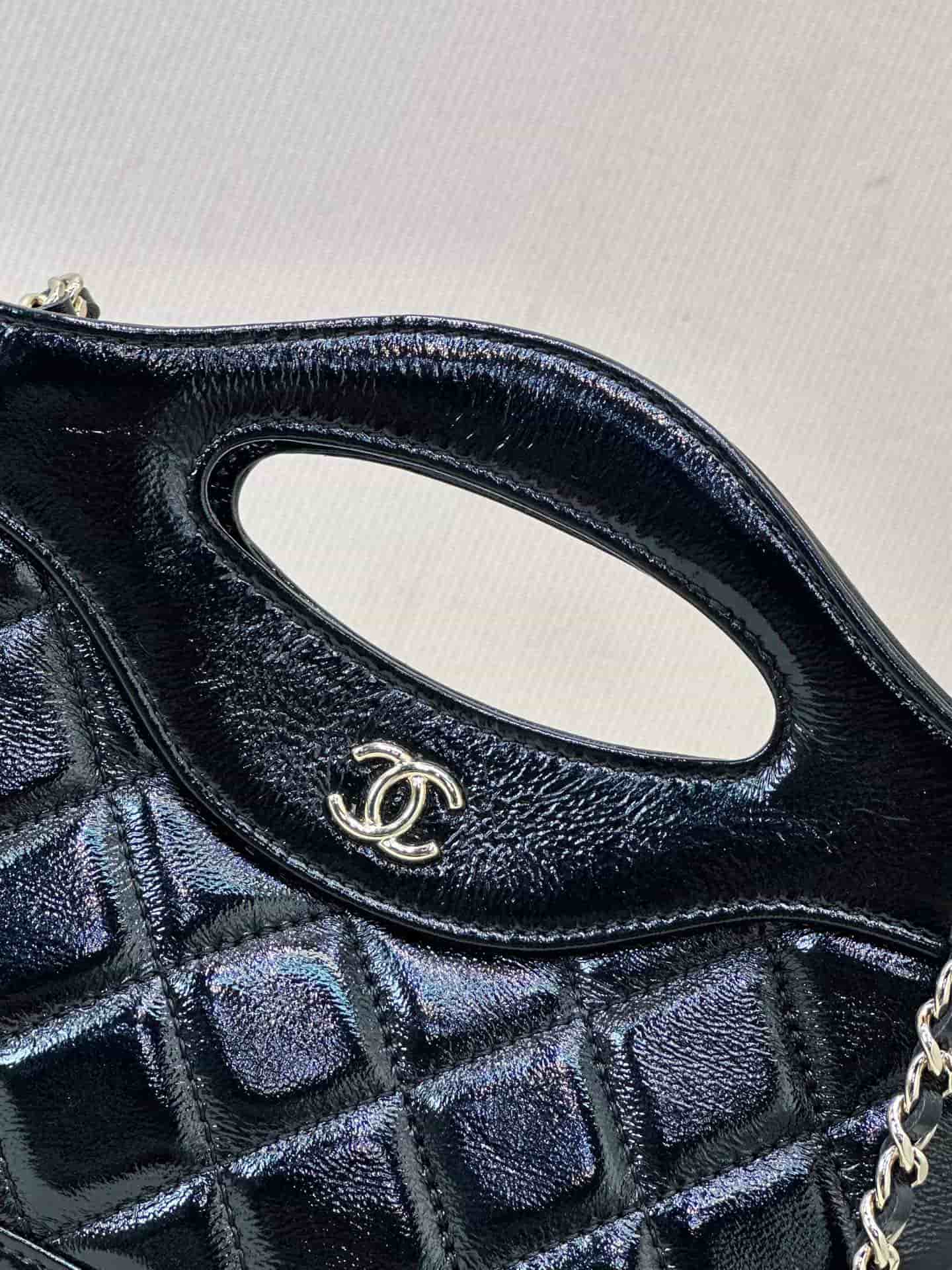 Chanel Clutch with chain Lambskin & Gold-Tone Metal AP3656 Black TOP
