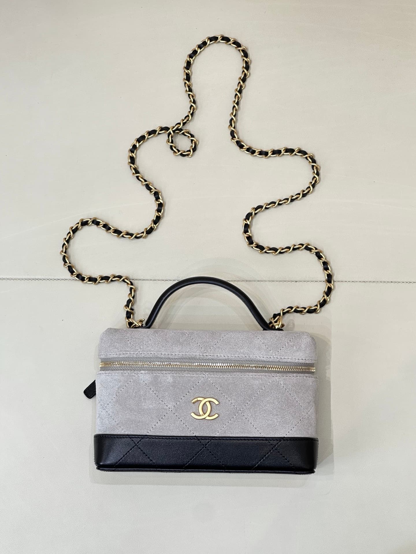 Chanel Vanity With Chain Suede Calfskin Shiny Lambskin & Gold-Tone Metal Gray & Black AP5186 TOP