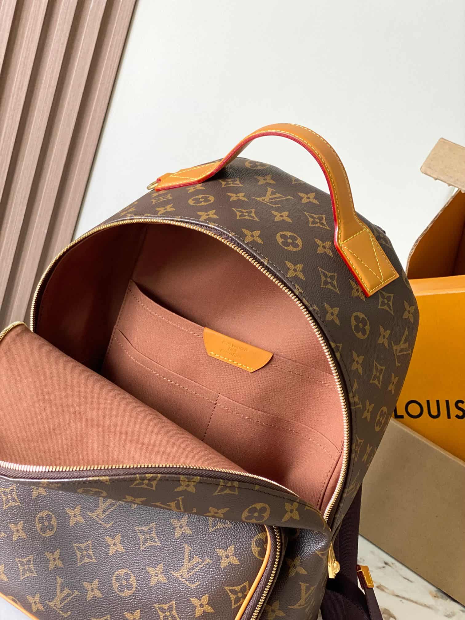 Louis Vuitton Discovery Cargo Backpack Monogram coated canvas M25979 TOP