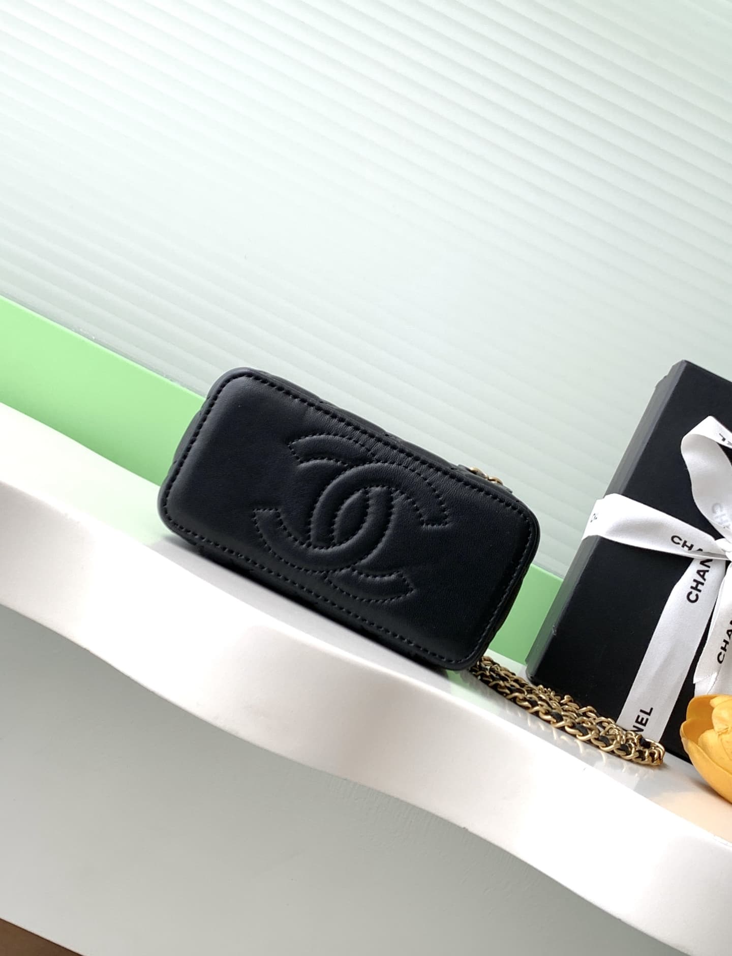 Chanel Vanity with Chain AP3940 Lambskin & Gold Metal Black A