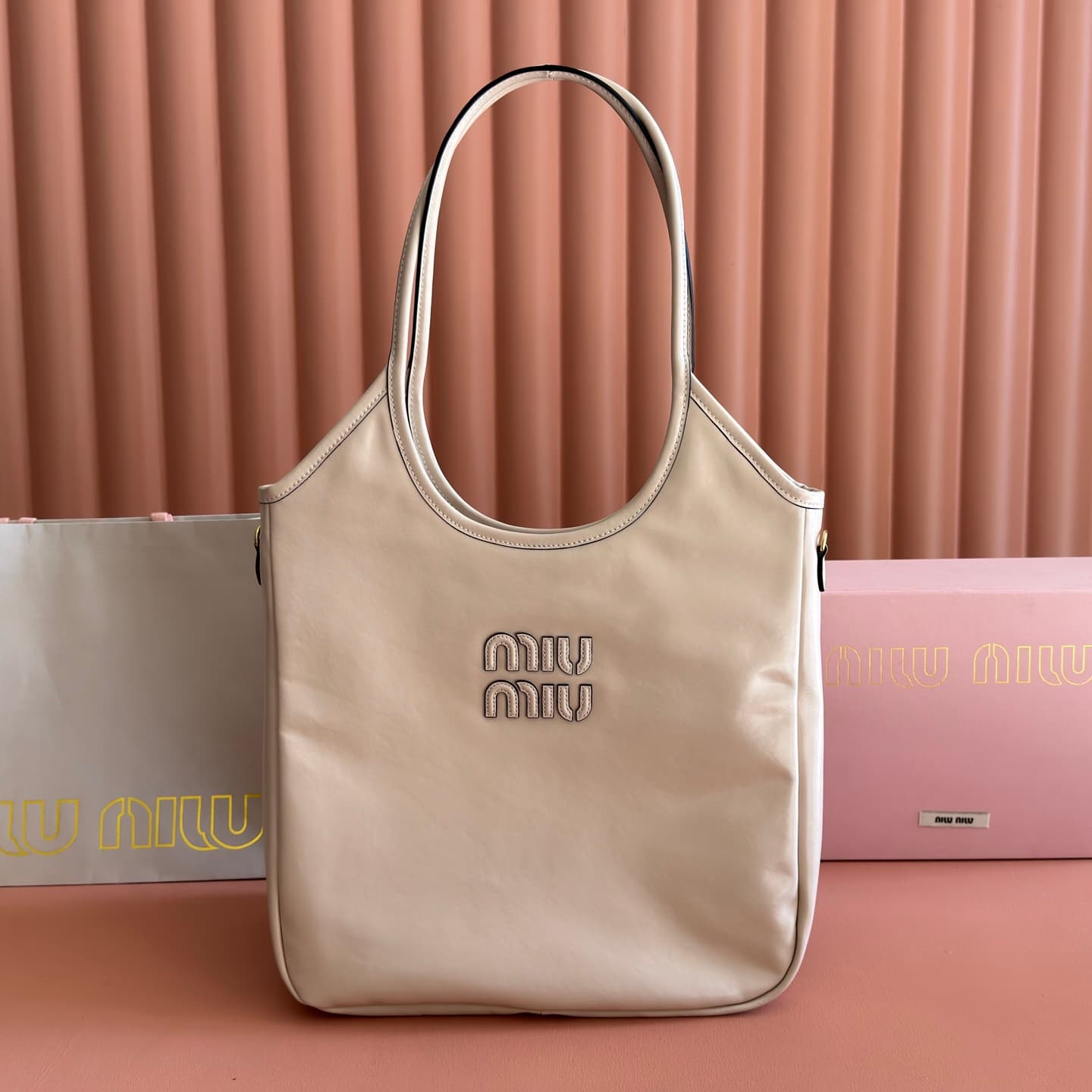 Miu Miu Ivy Calfskin leather bag Black 5BG231 TOP