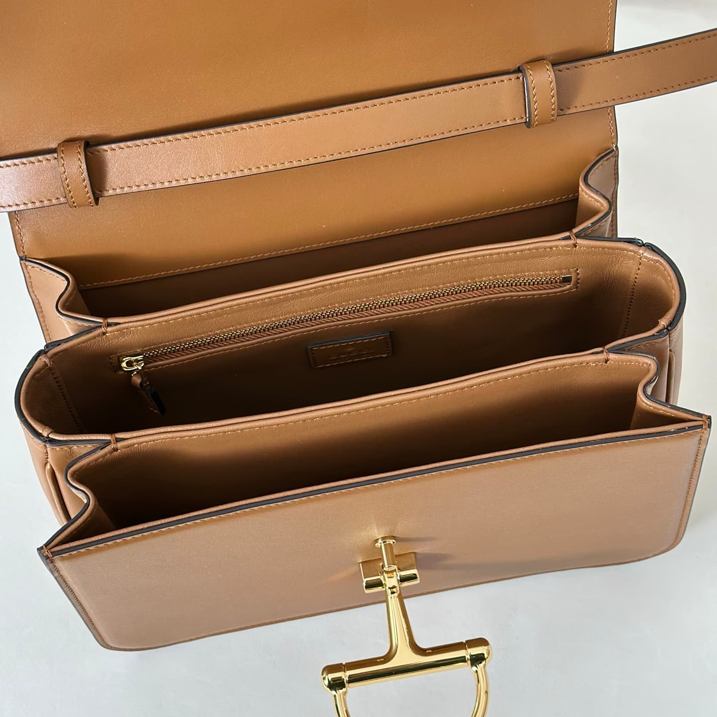 Gucci Siena medium top handle bag 855535 Brown High
