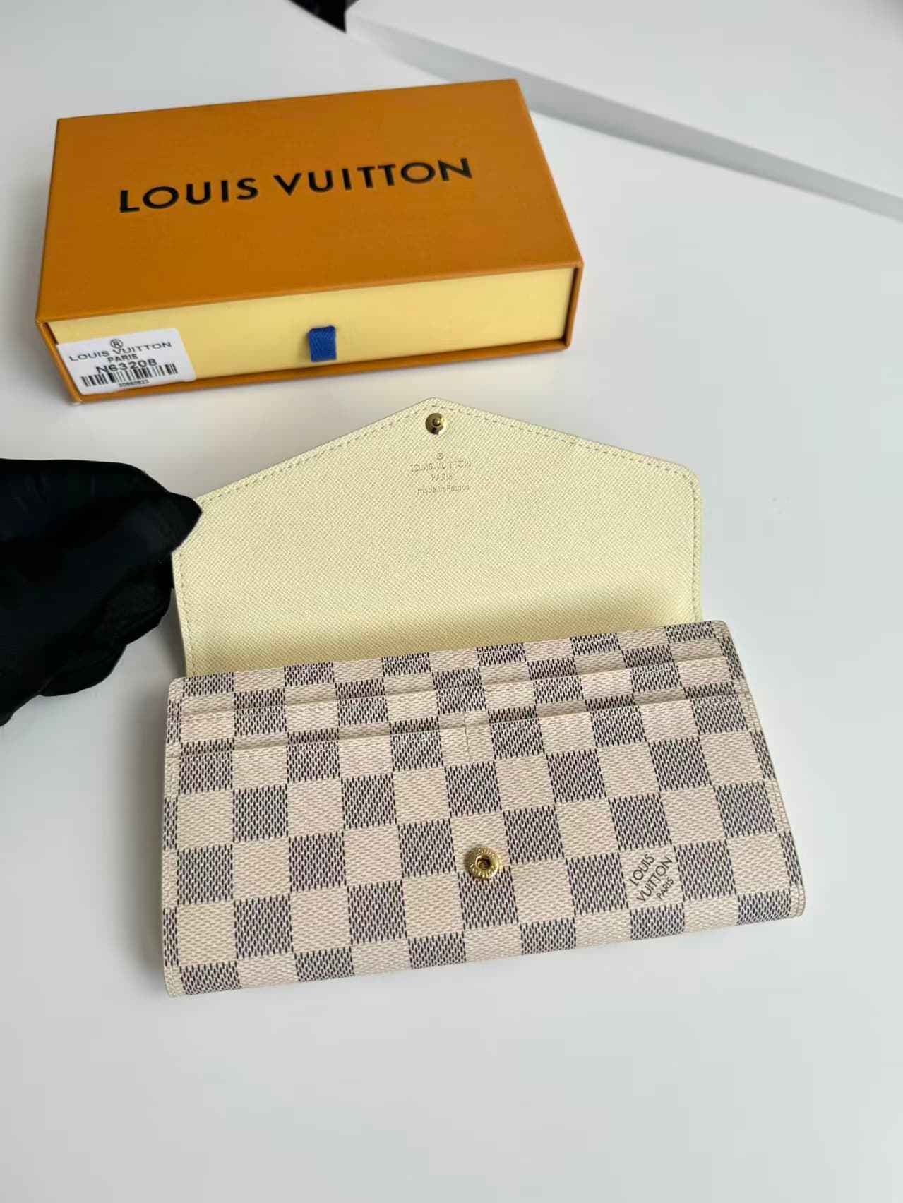 Louis Vuitton SARAH WALLET Damier Azur High