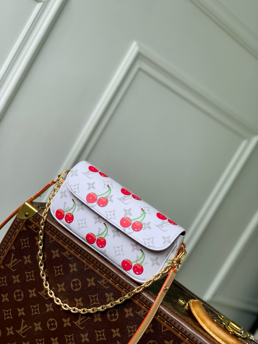 Louis Vuitton x TM Wallet On Chain Ivy Monogram cherry canvas M14239 High