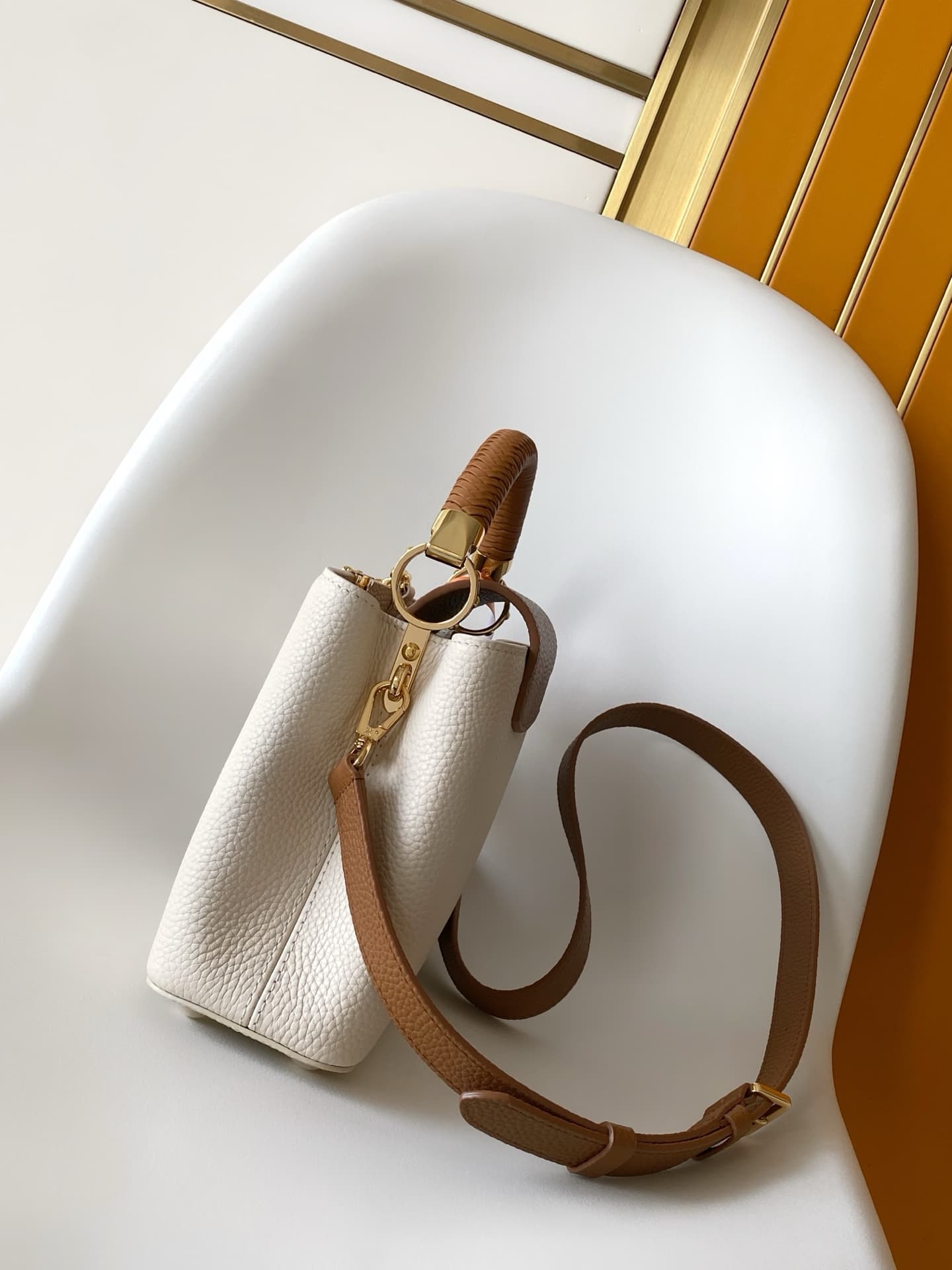 Louis Vuitton Capucines Cream/Arizona Beige Taurillon leather M25466 TOP