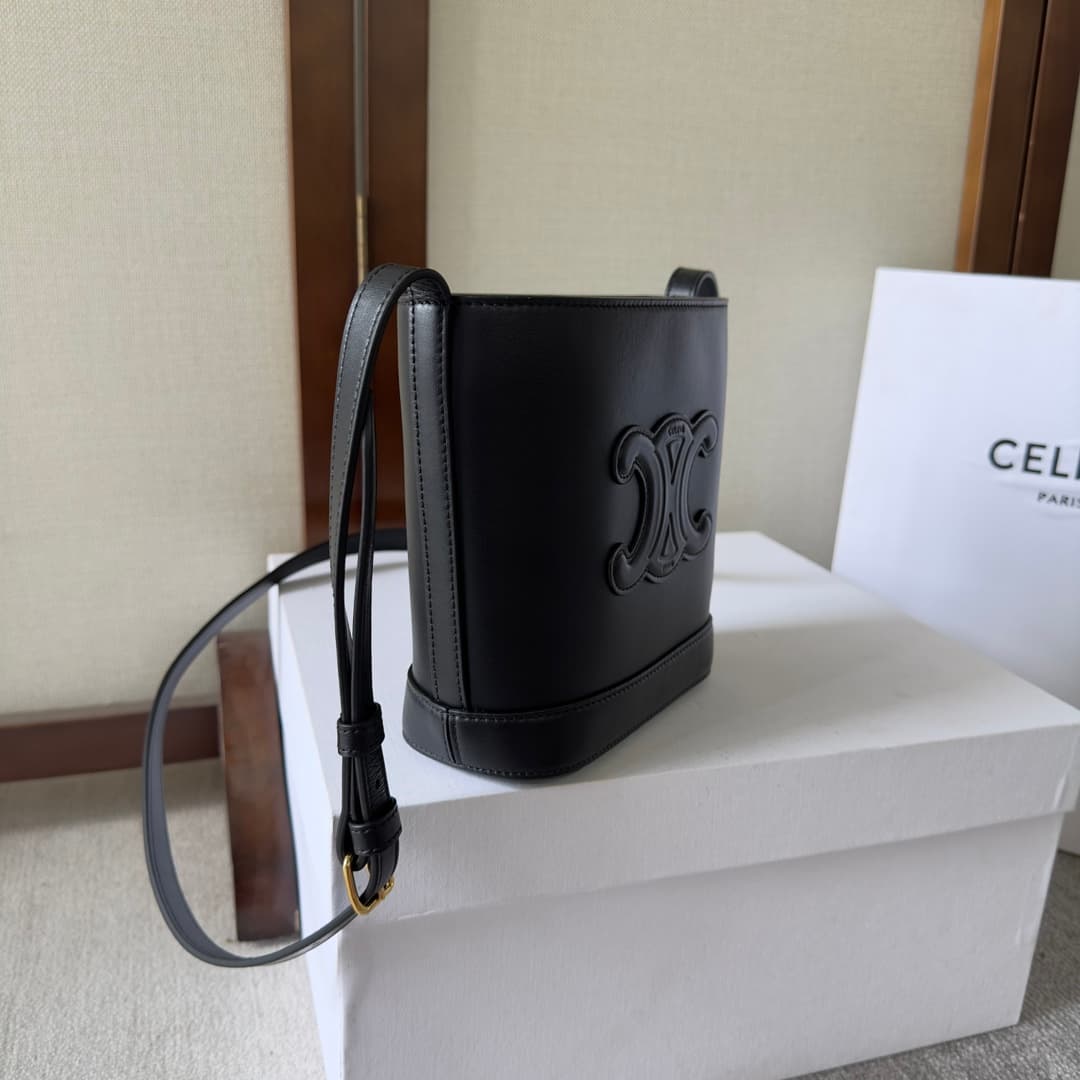 CELINE Small Bucket Bag in Black Smooth Calfskin Leather High