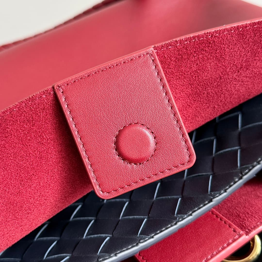 Bottega Veneta Andiamo tote bag in red calfskin leather TOP