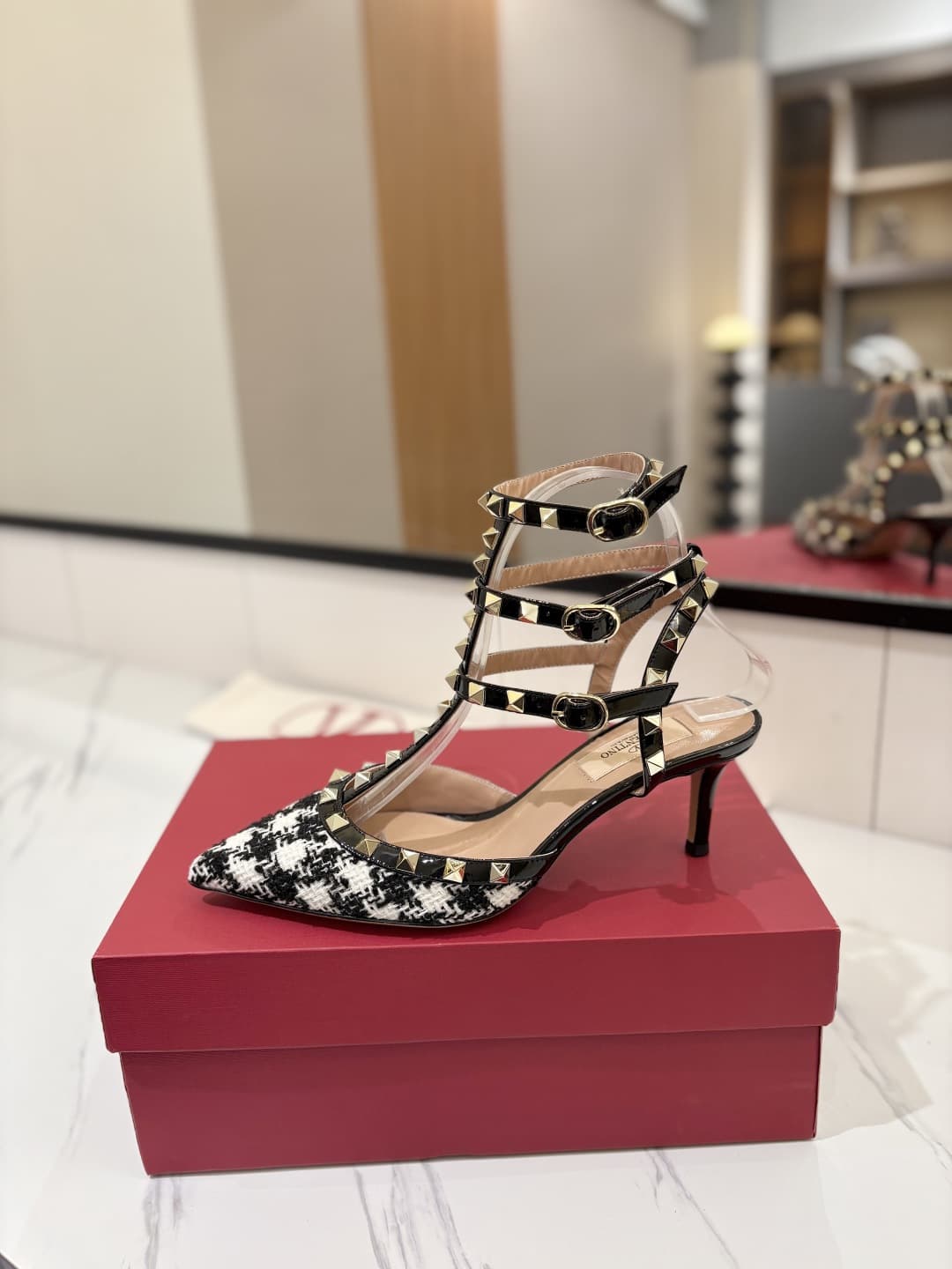Valentino Rockstud Accents Leather Pump Shoes Women
