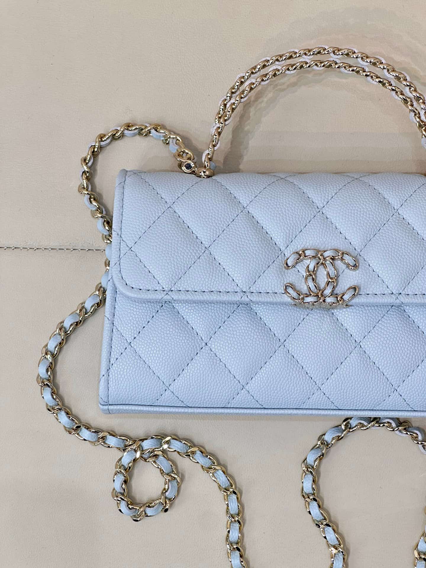 Chanel Clutch with chain Grained Calfskin&Gold-Tone Metal Blue AP3238 TOP