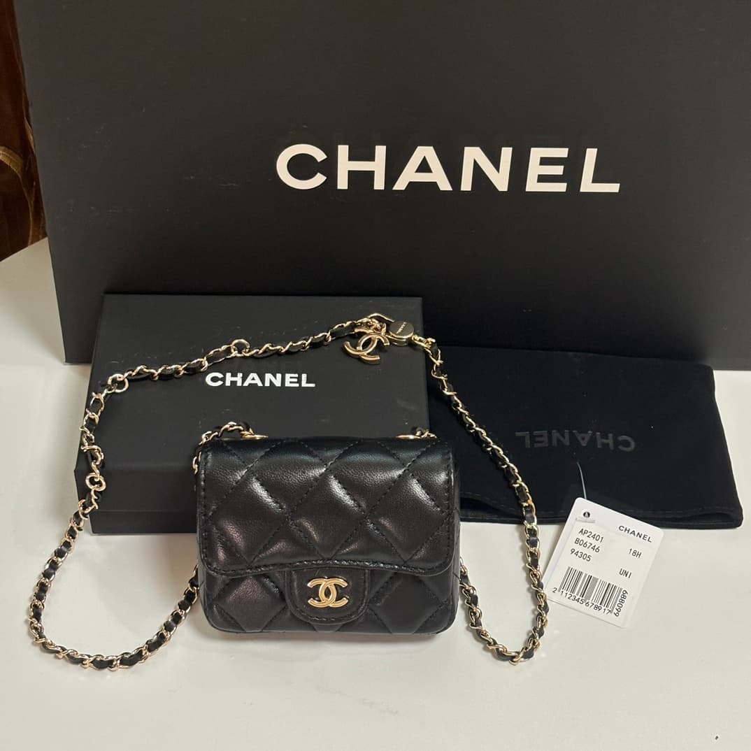 Chanel  Mini Flap Card Holder on Chain AP2401 A