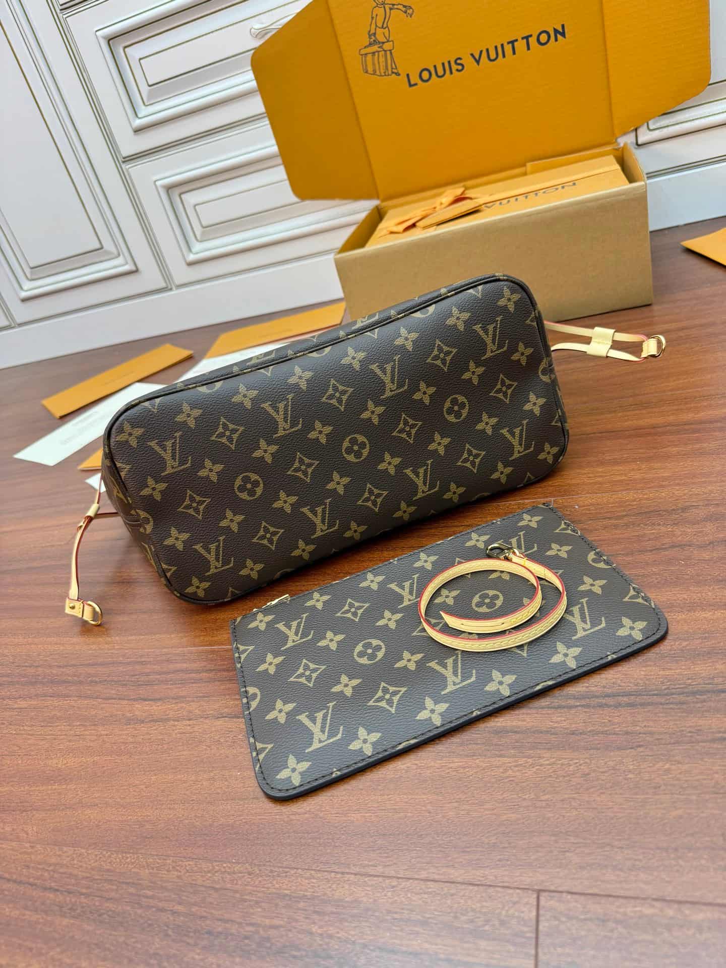 Louis Vuitton Neverfull MM Rose Beige Monogram coated canvas M46975 TOP