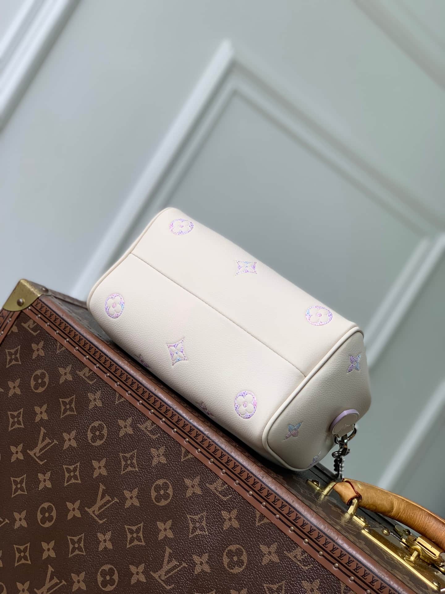 Louis Vuitton Speedy Bandoulière 20 Link Quartz Embossed cowhide leather M2A099 High
