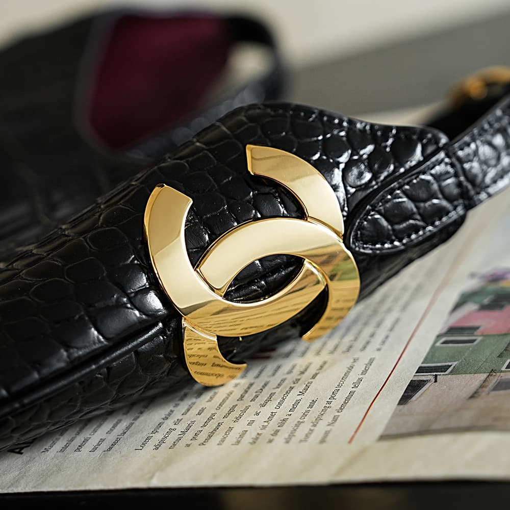Chanel Hobo bag Prominent Crocodile-embossed & Gold-tone Metal A68012 A
