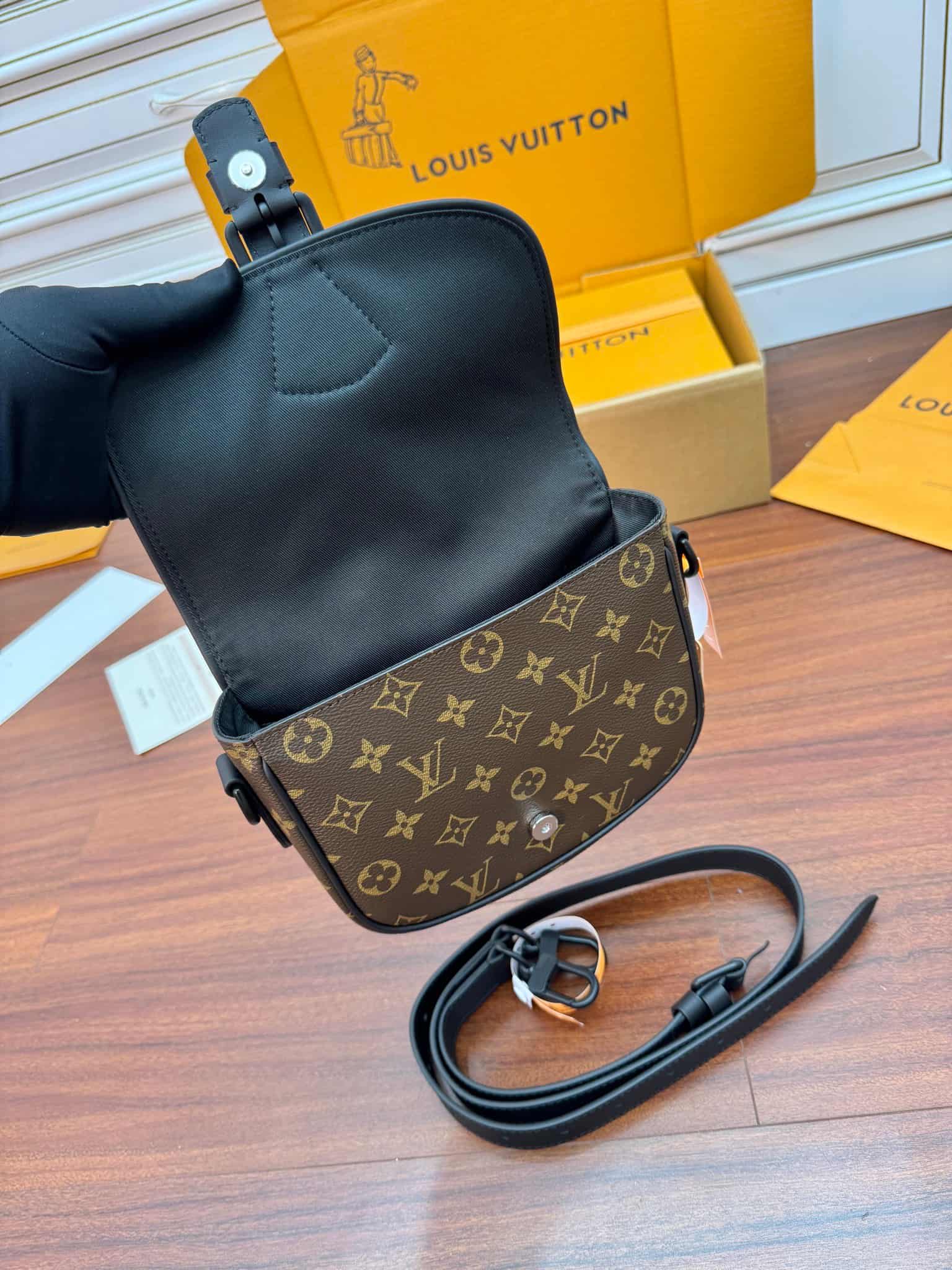 Louis Vuitton Montsouris Messenger PM Monogram Macassar coated canvas M47060 TOP