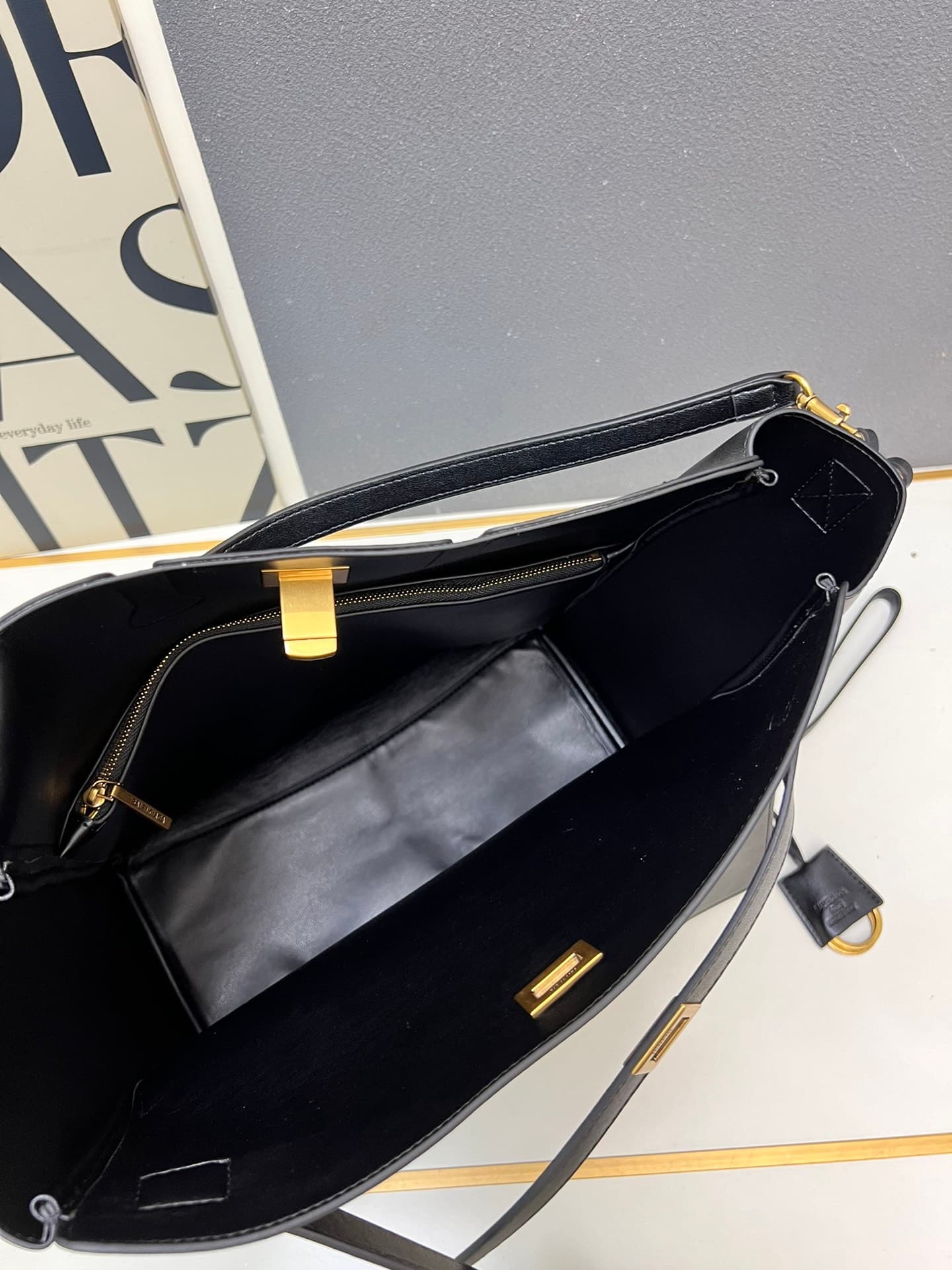 Balenciaga Bel Air Carry All Bag in balck  leather 1W8806 High