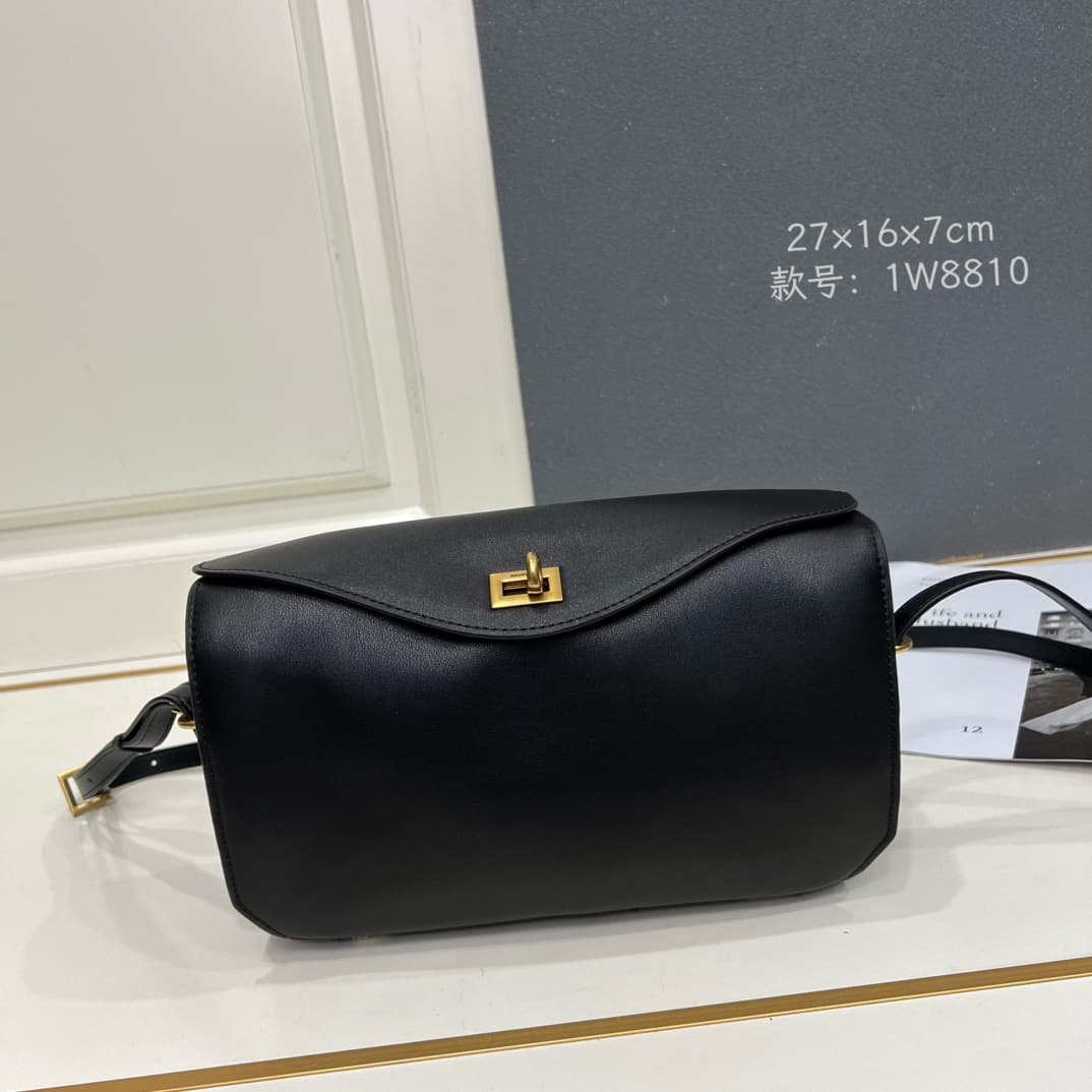 Balenciaga Shoulder Bag in Black Mid