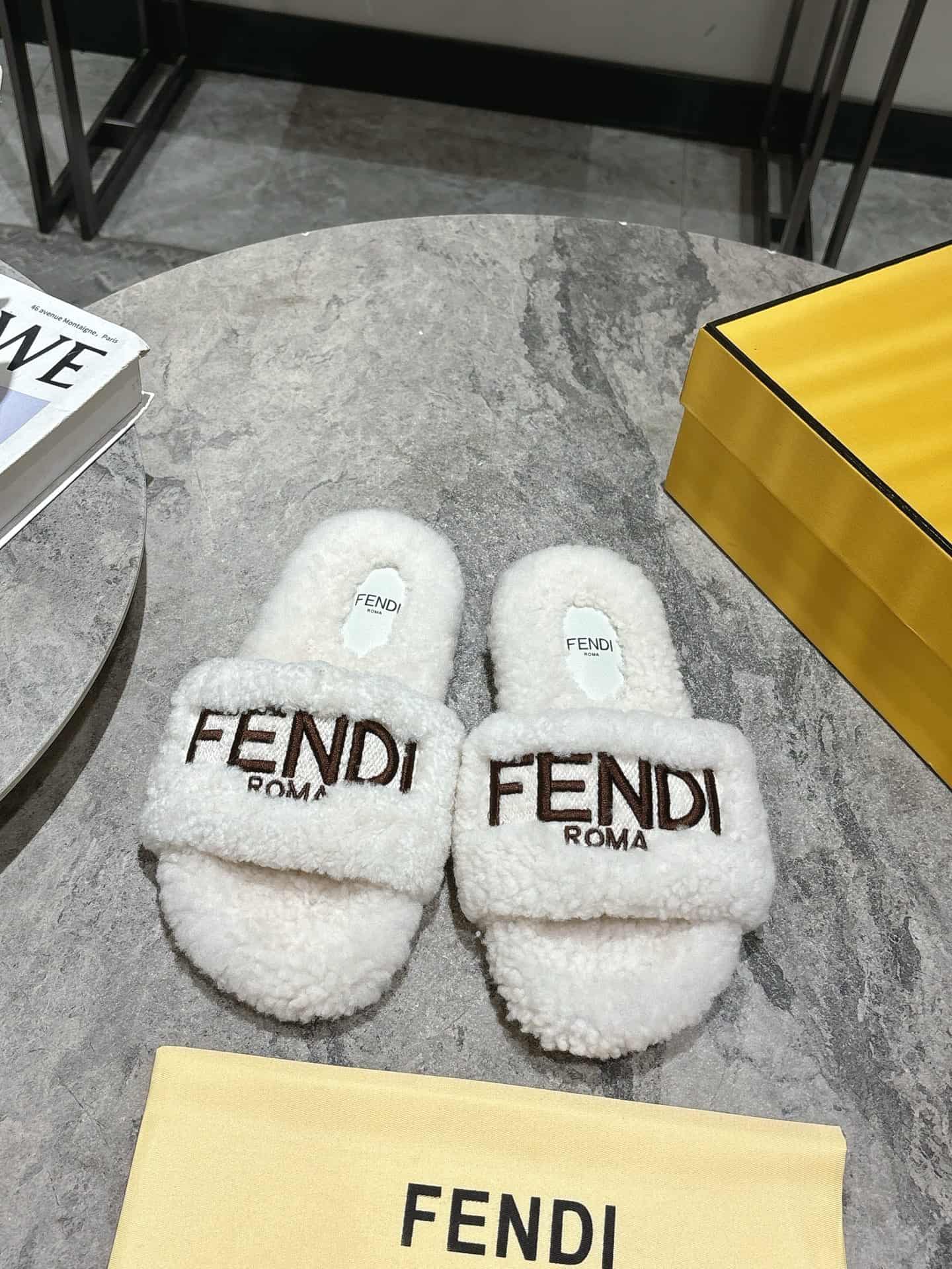 Fendi Slide sandal shoes Women