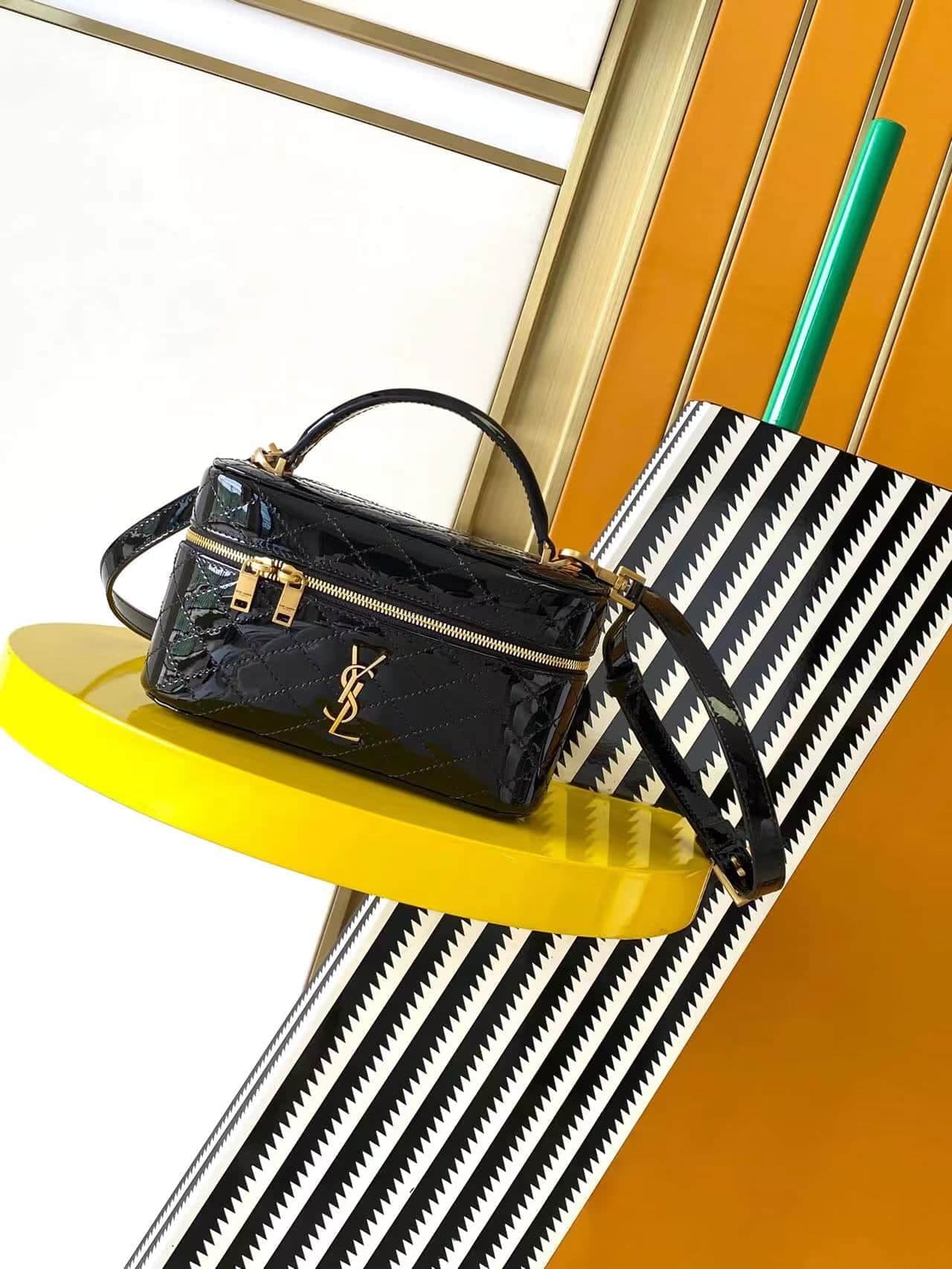 GABY VANITY BAG In Patent Leather Black High
