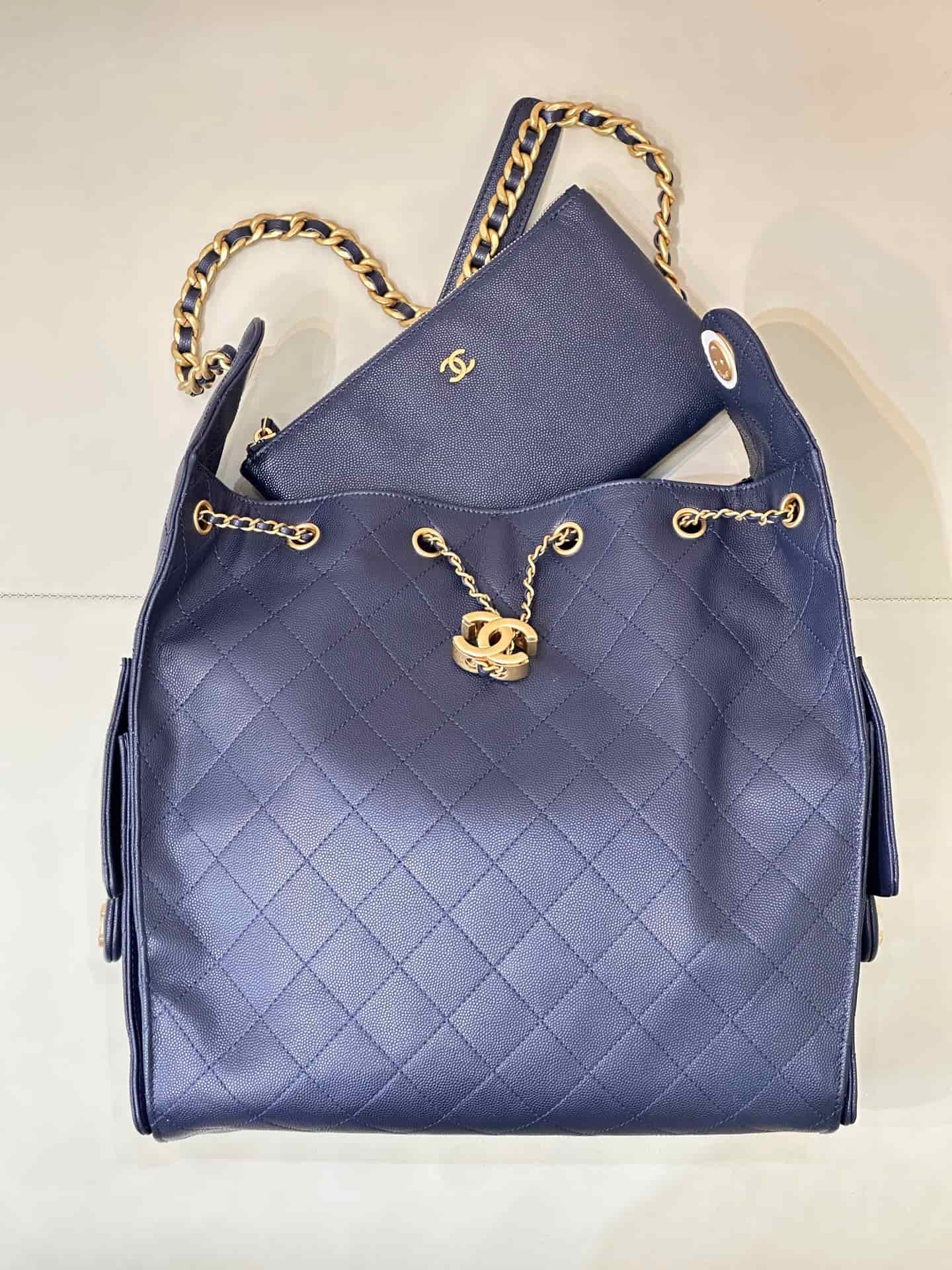Chanel 25 Medium Hobo handbag AS5311 Grained Calfskin & Gold-tone Metal Blue TOP